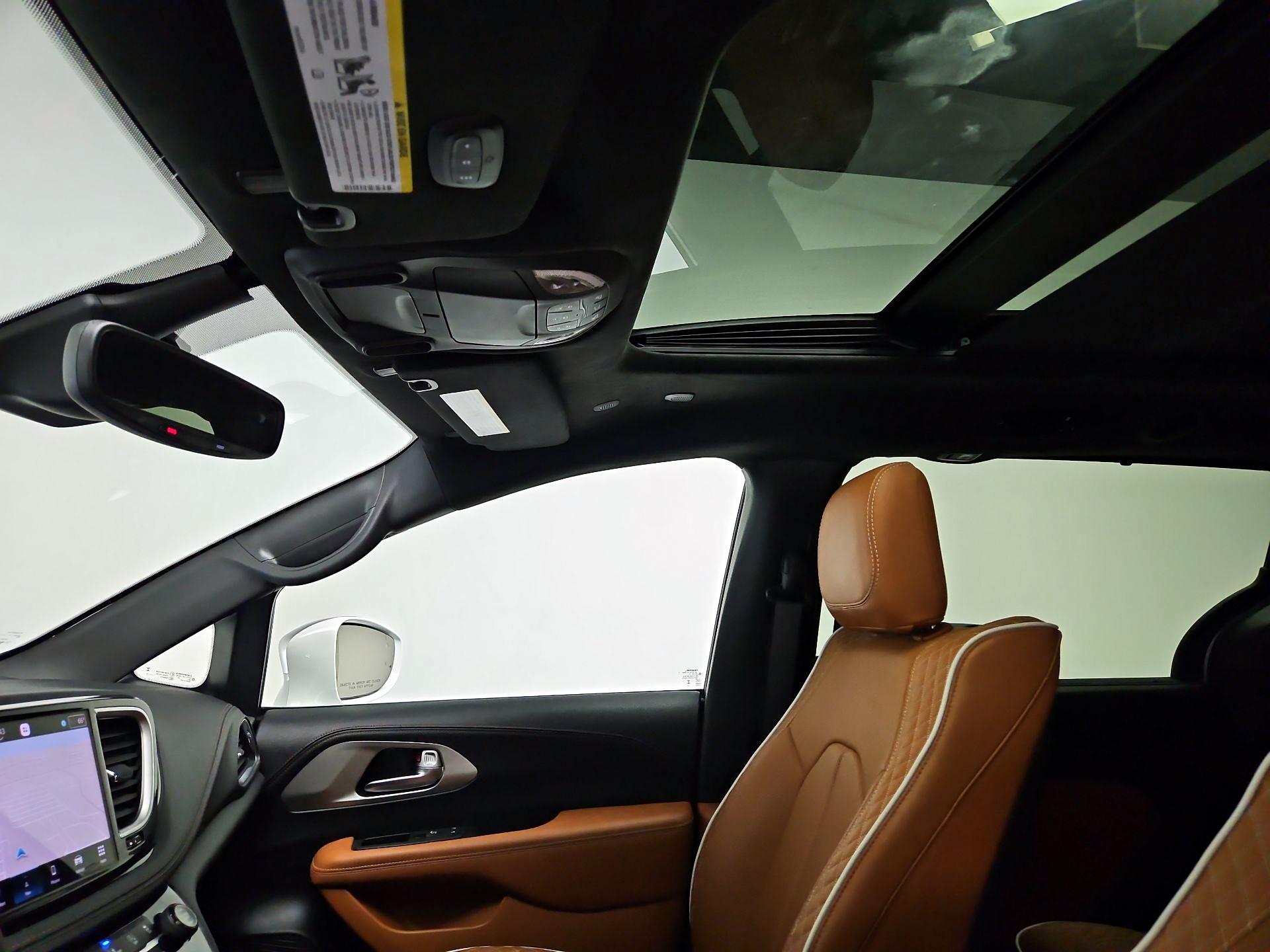 Thumbnail: 2024 Chrysler Pacifica - 20