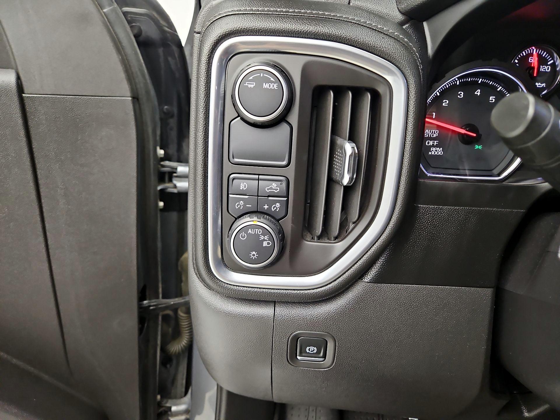 Thumbnail: 2020 Chevrolet Silverado 1500 - 13