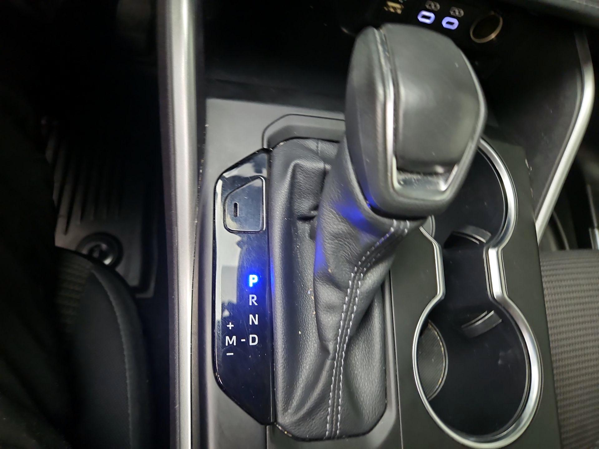 Thumbnail: 2023 Toyota Highlander - 17