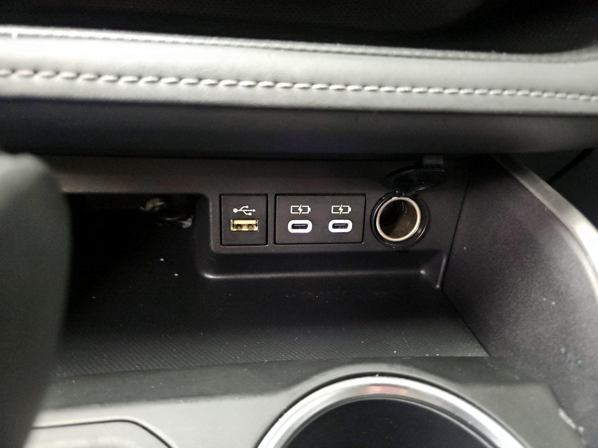 Thumbnail: 2023 Toyota Highlander - 18