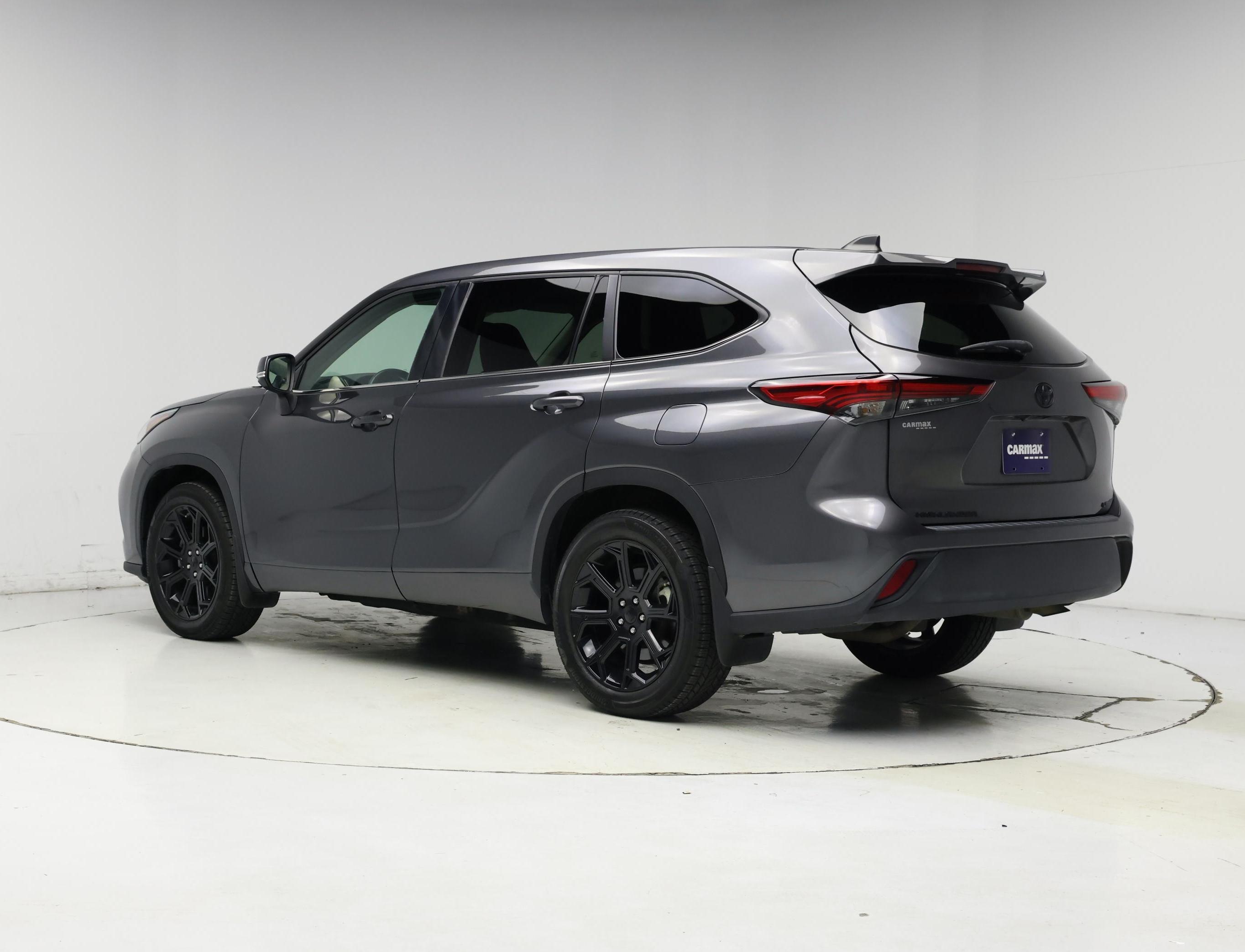 Thumbnail: 2023 Toyota Highlander - 2