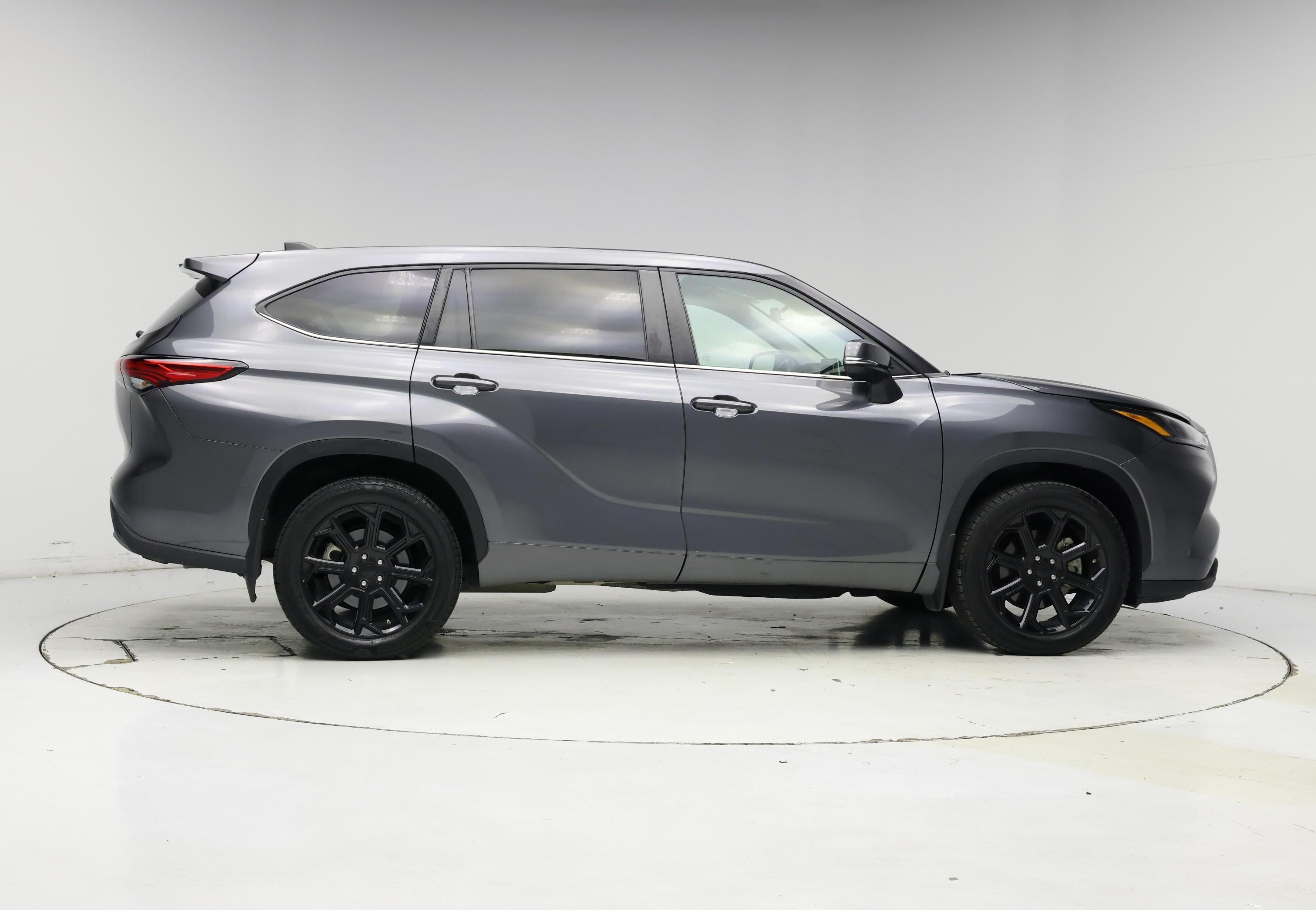 Thumbnail: 2023 Toyota Highlander - 7