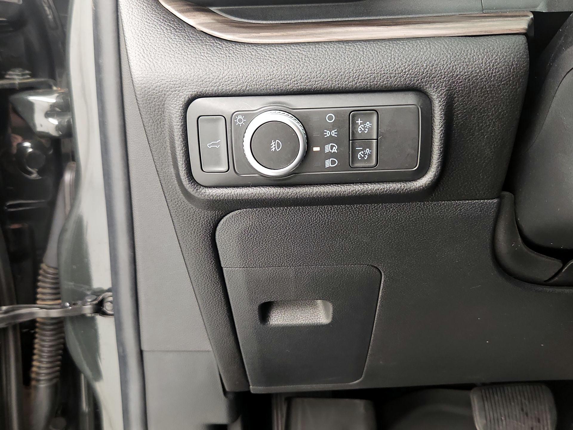 Thumbnail: 2021 Ford Explorer - 13