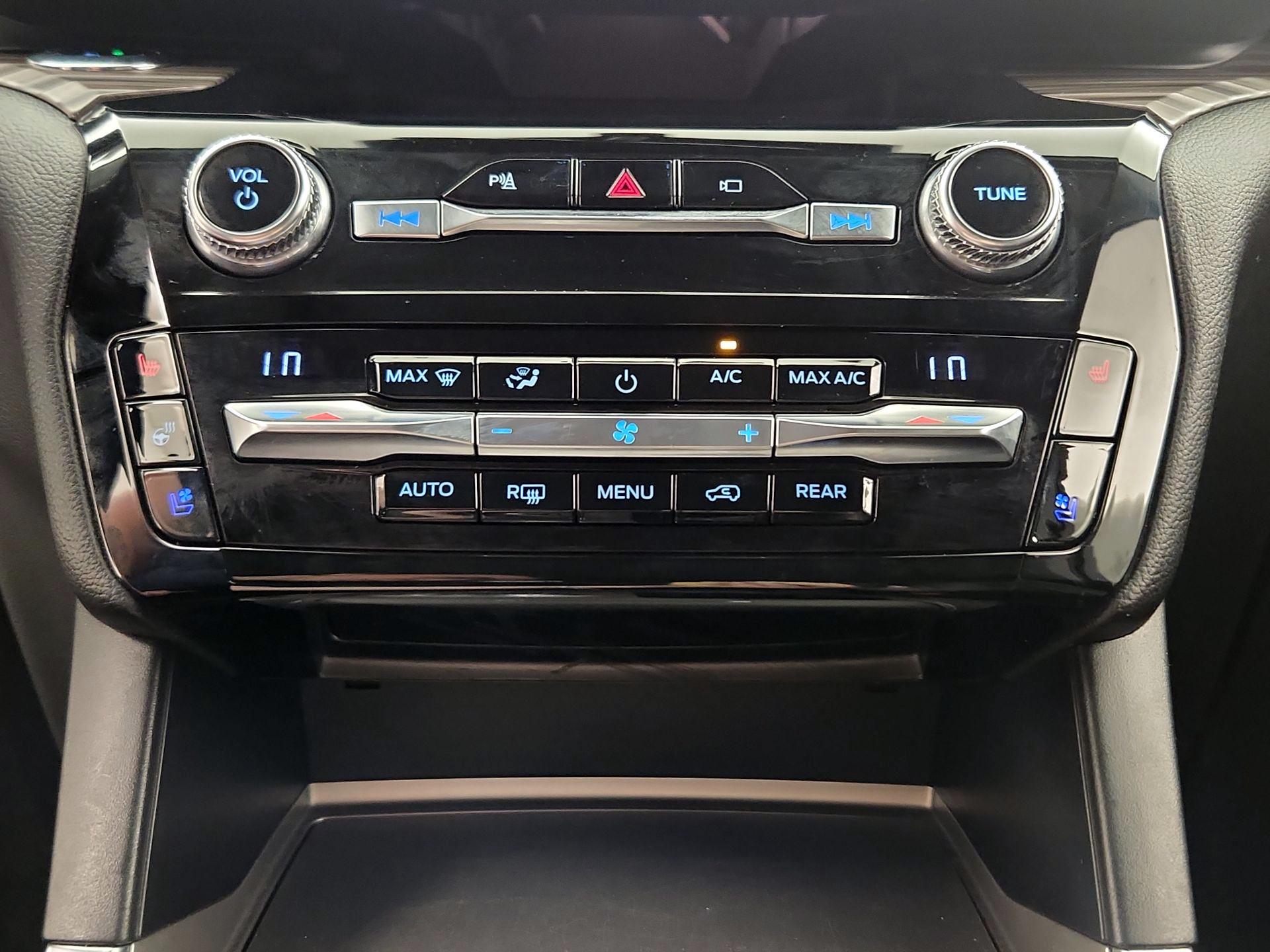 Thumbnail: 2021 Ford Explorer - 17