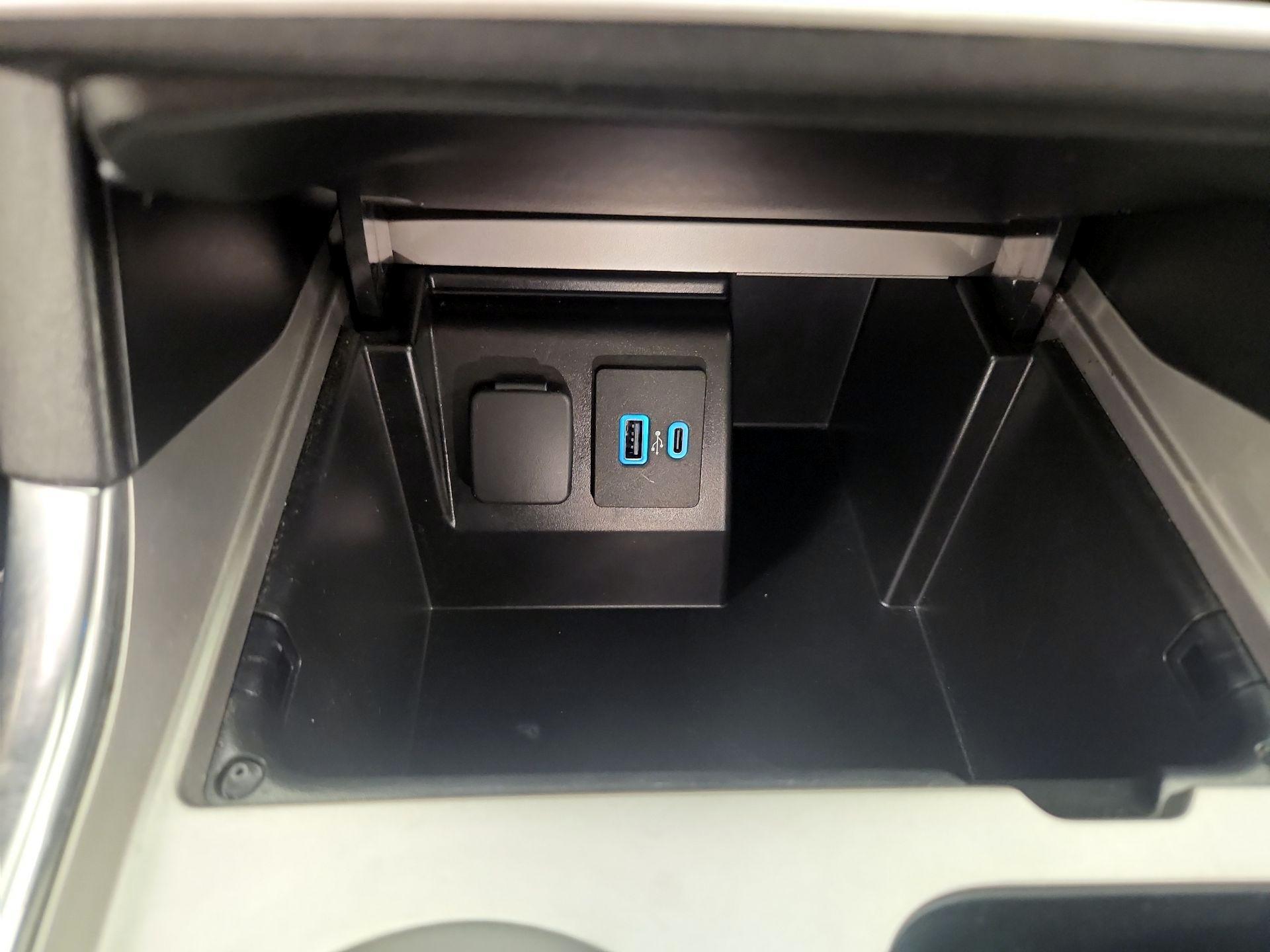 Thumbnail: 2021 Ford Explorer - 19