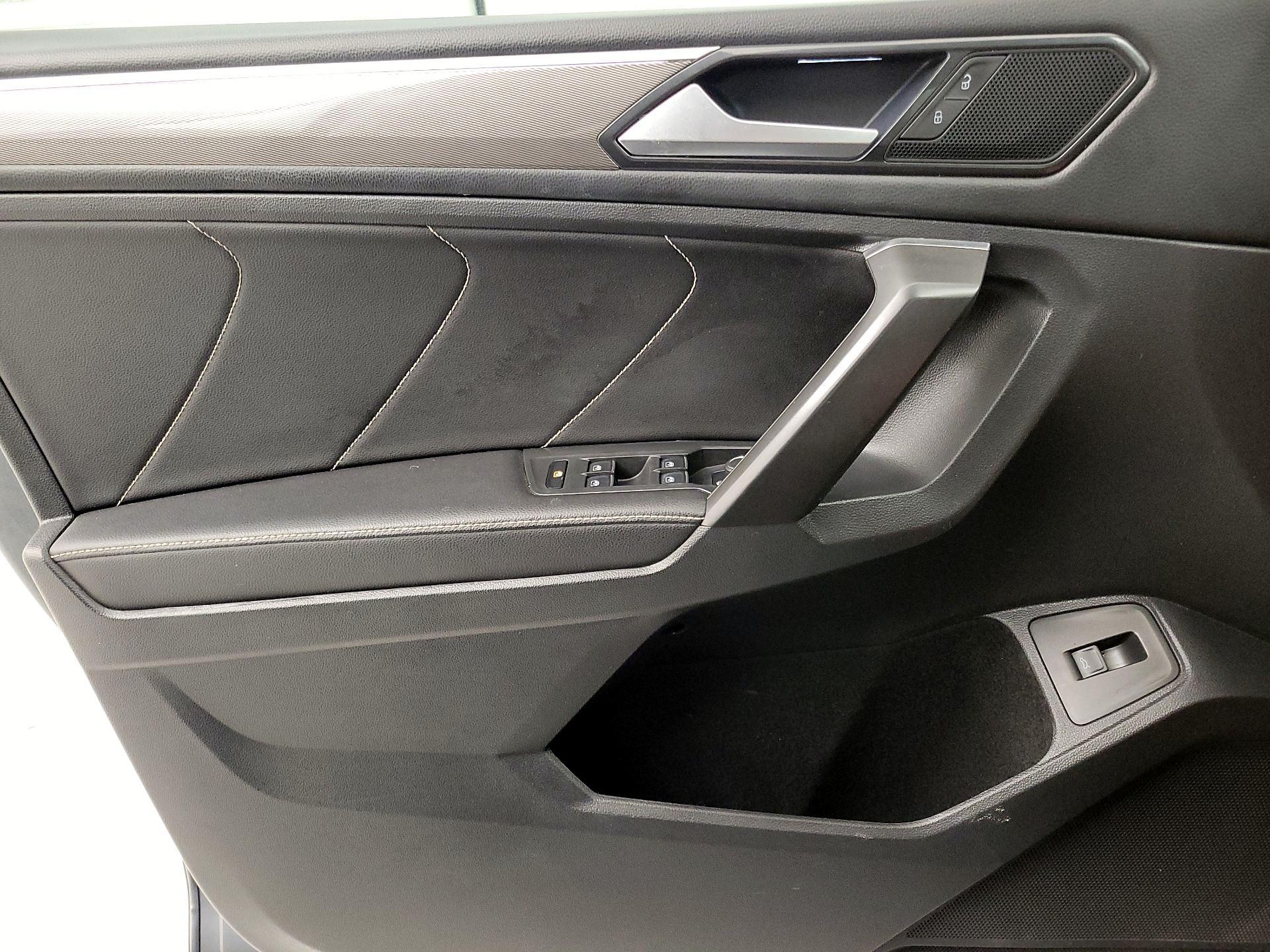 Thumbnail: 2022 Volkswagen Tiguan - 12