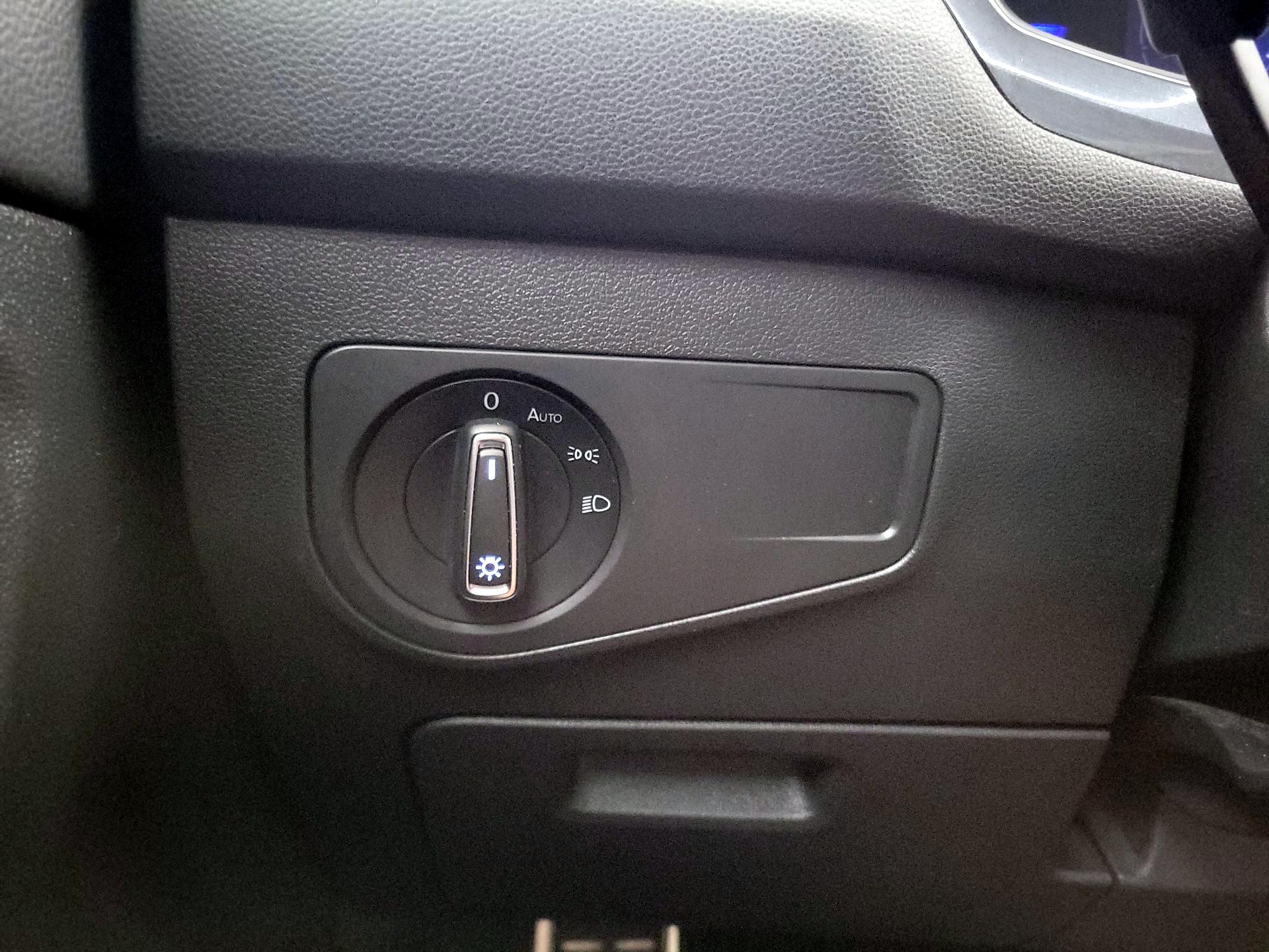 Thumbnail: 2022 Volkswagen Tiguan - 13