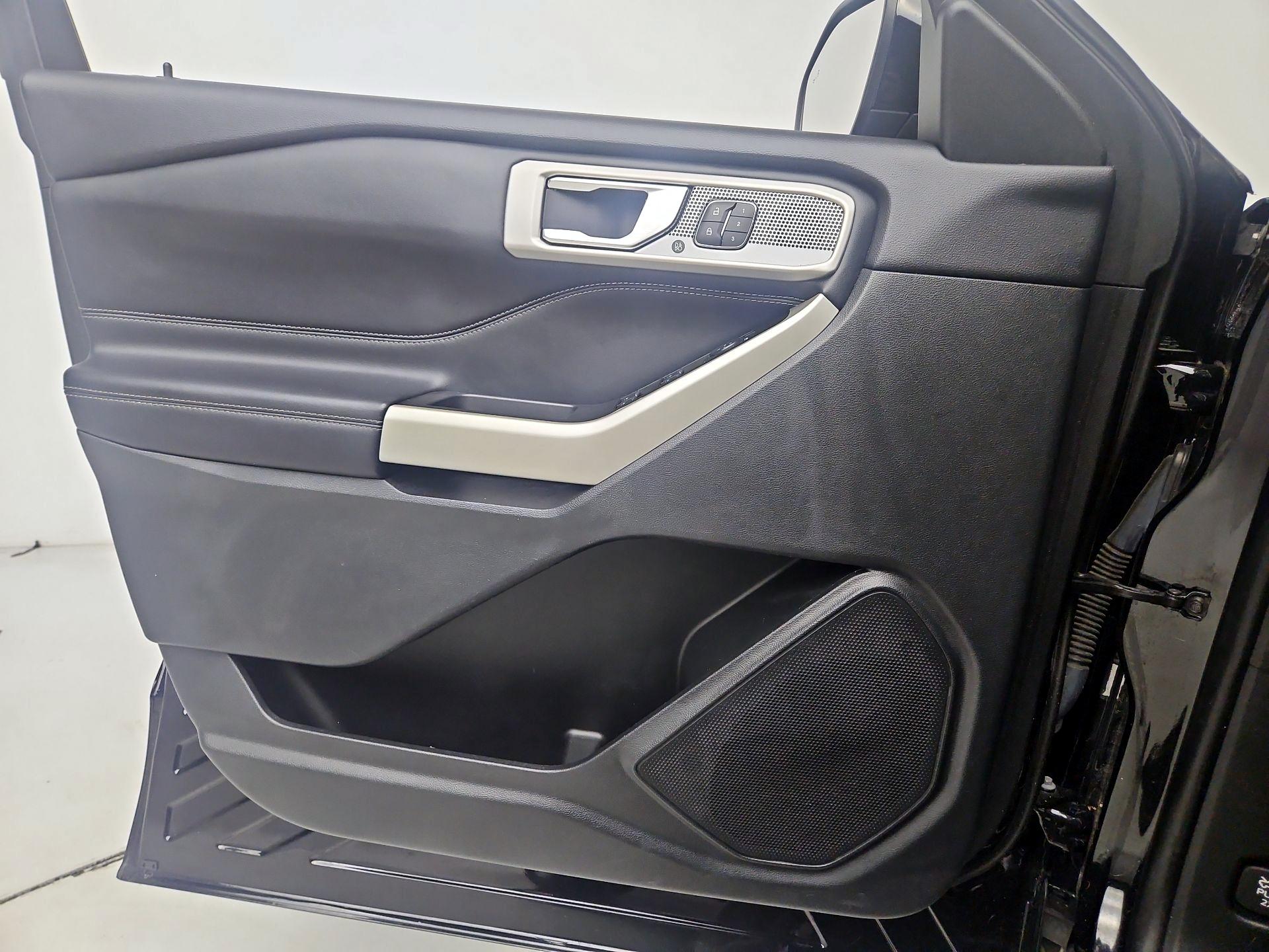 Thumbnail: 2021 Ford Explorer - 12