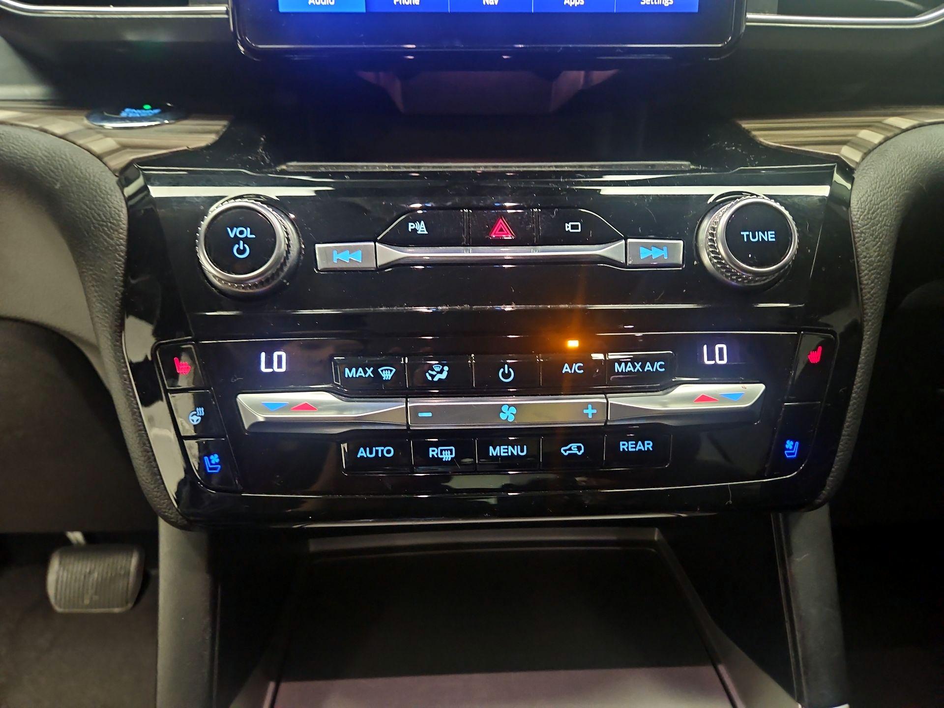 Thumbnail: 2021 Ford Explorer - 16