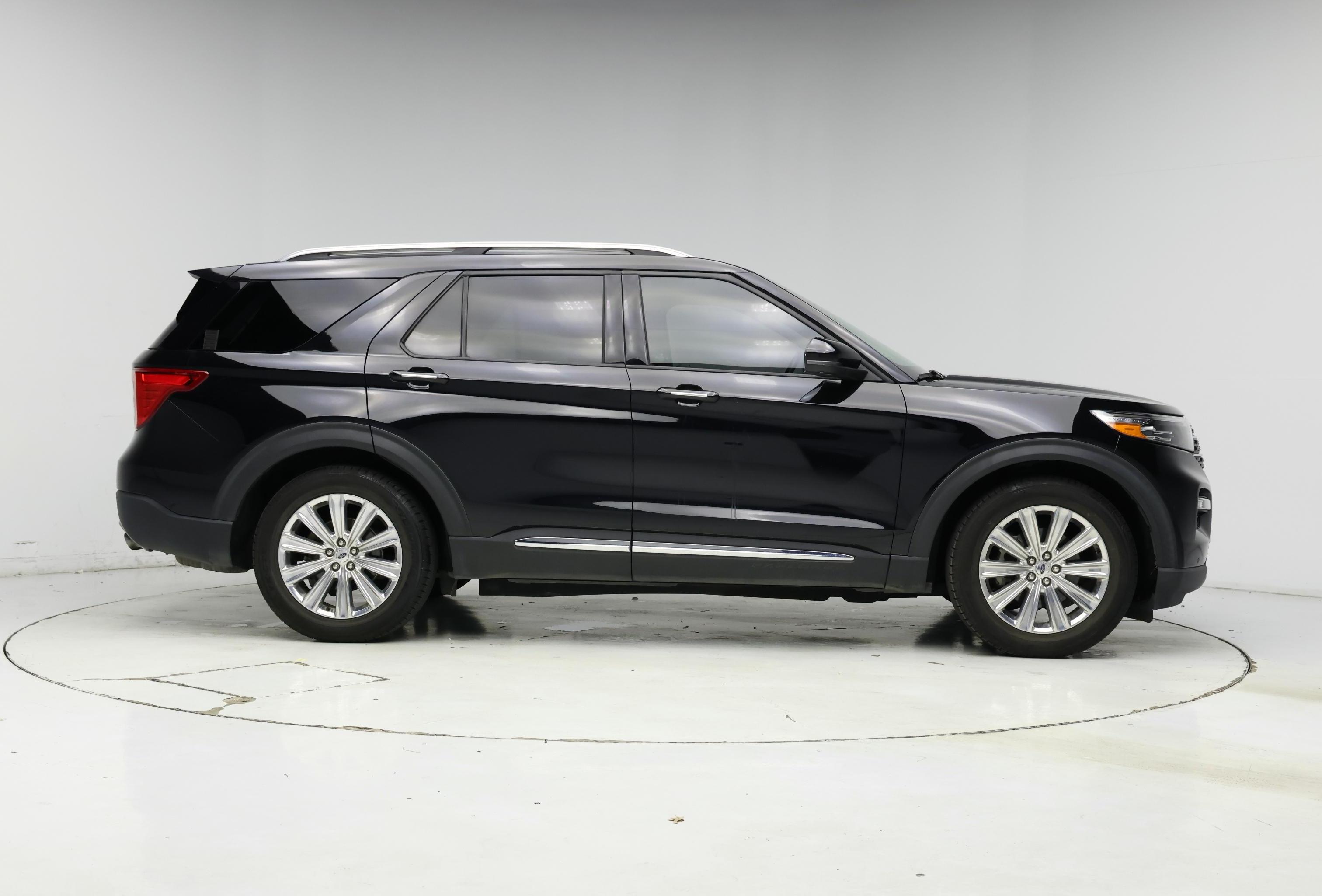 Thumbnail: 2021 Ford Explorer - 7