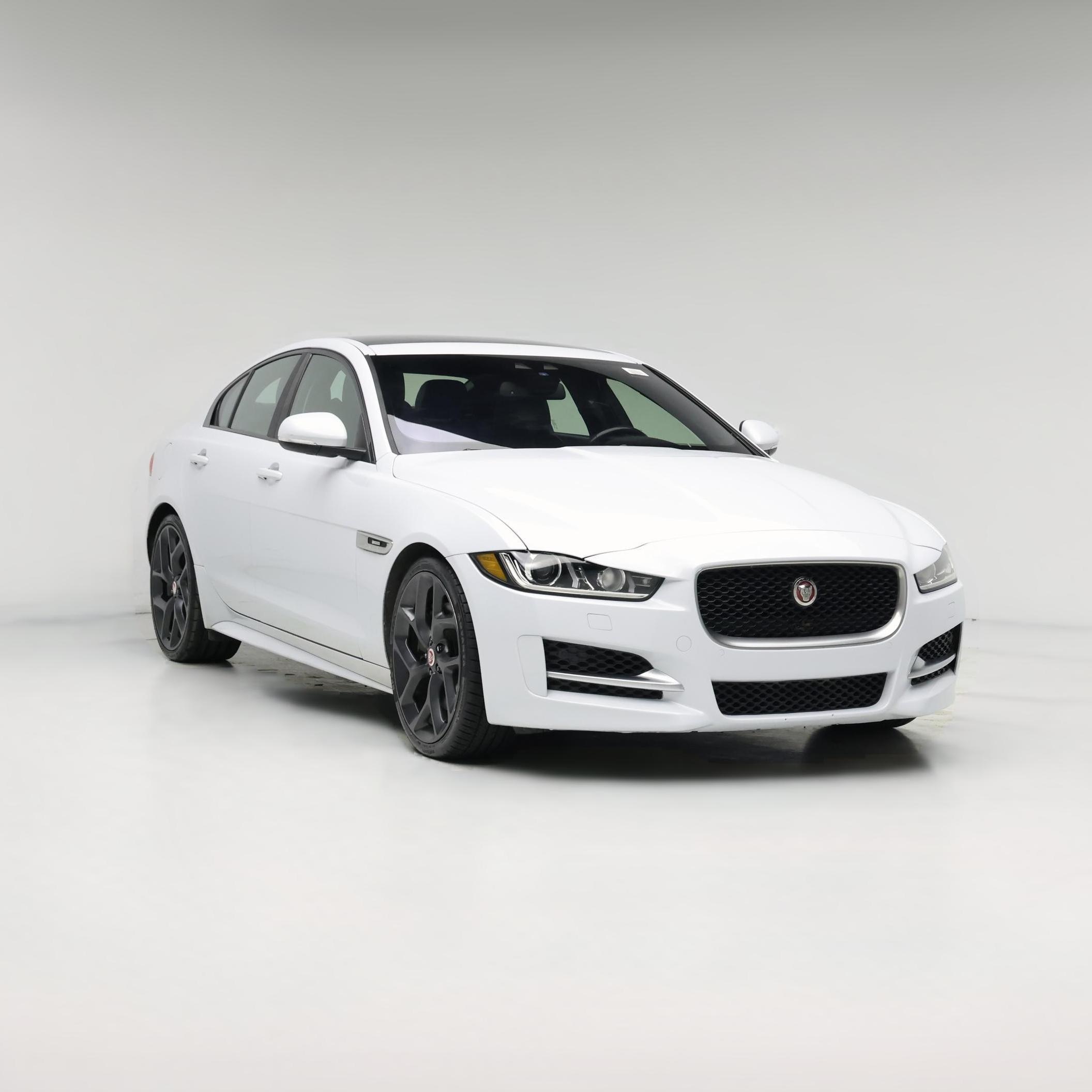 Thumbnail: 2017 Jaguar XE - 1