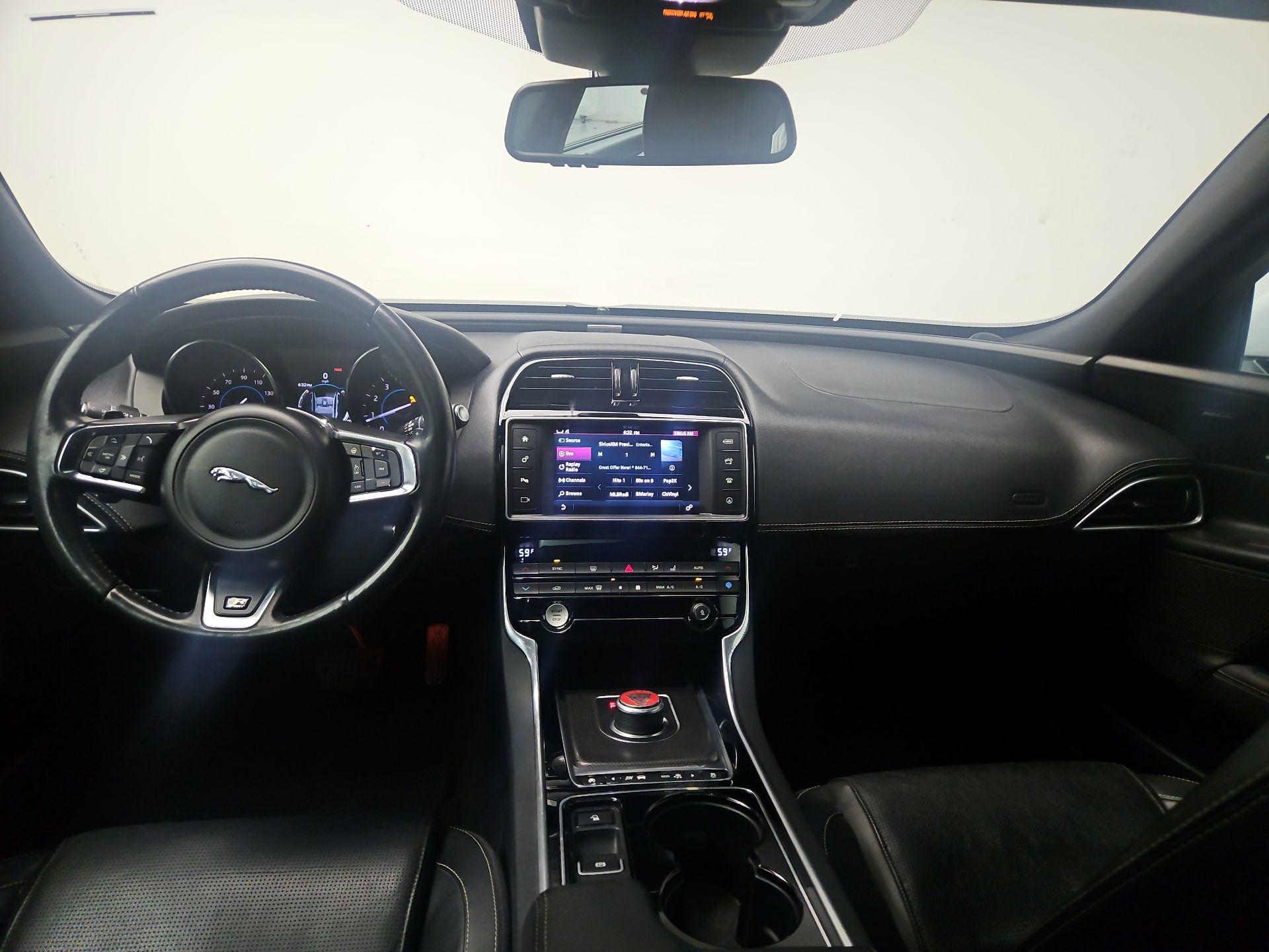 Thumbnail: 2017 Jaguar XE - 9