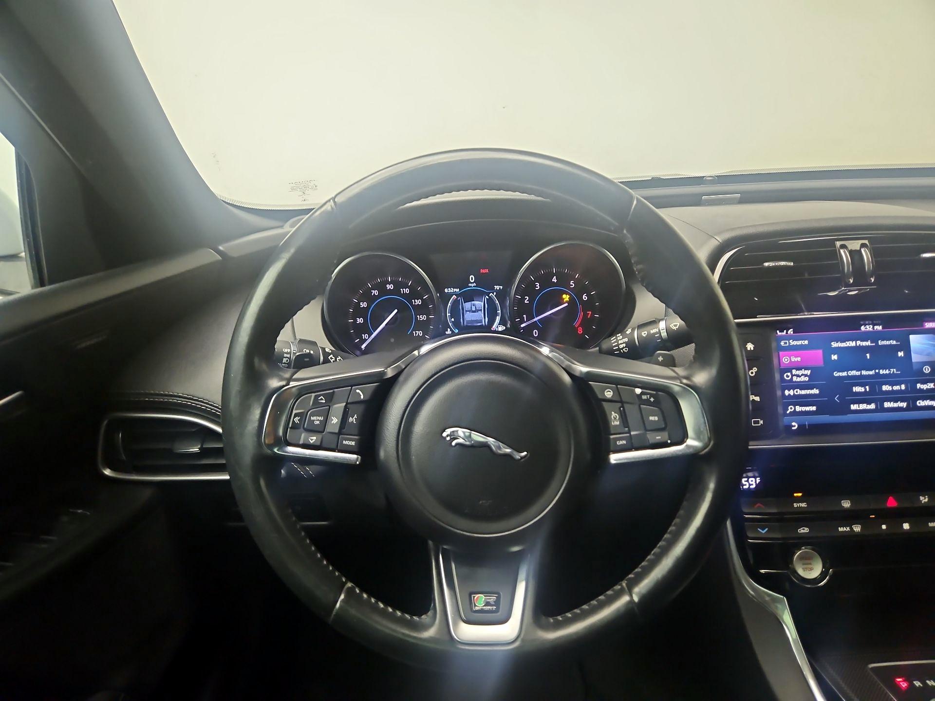 Thumbnail: 2017 Jaguar XE - 10