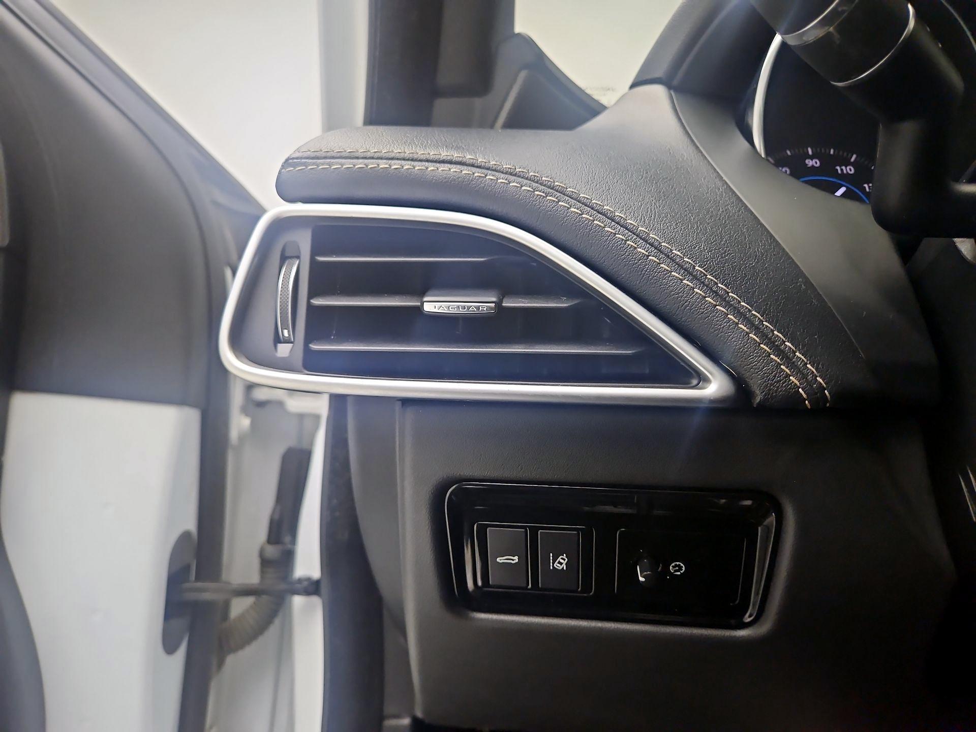 Thumbnail: 2017 Jaguar XE - 13