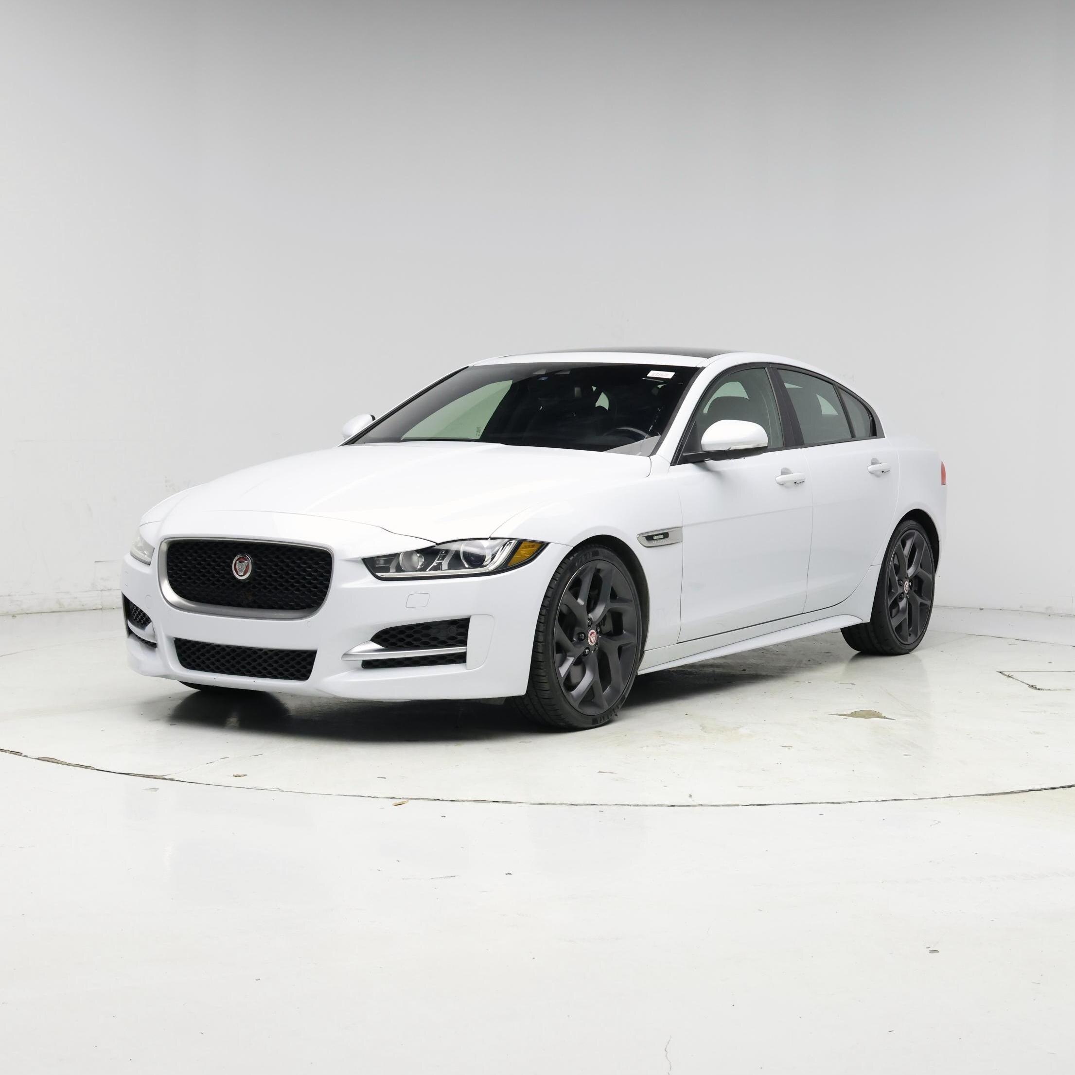 Thumbnail: 2017 Jaguar XE - 4