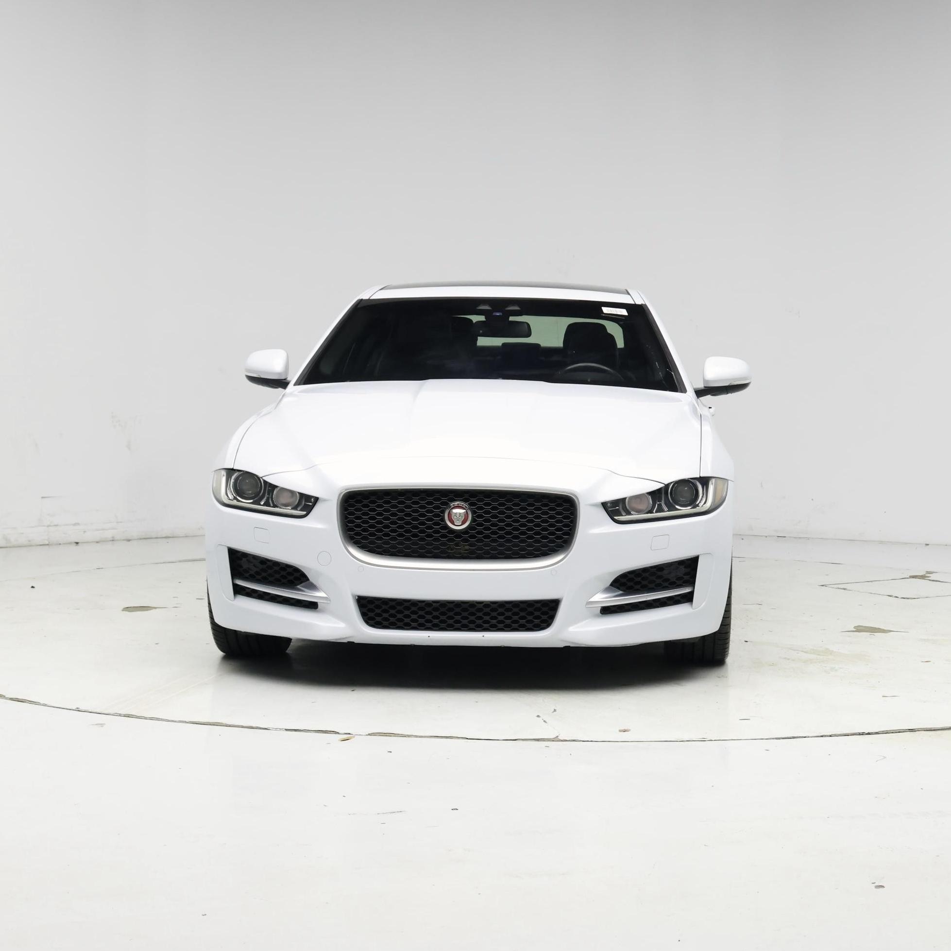 Thumbnail: 2017 Jaguar XE - 5