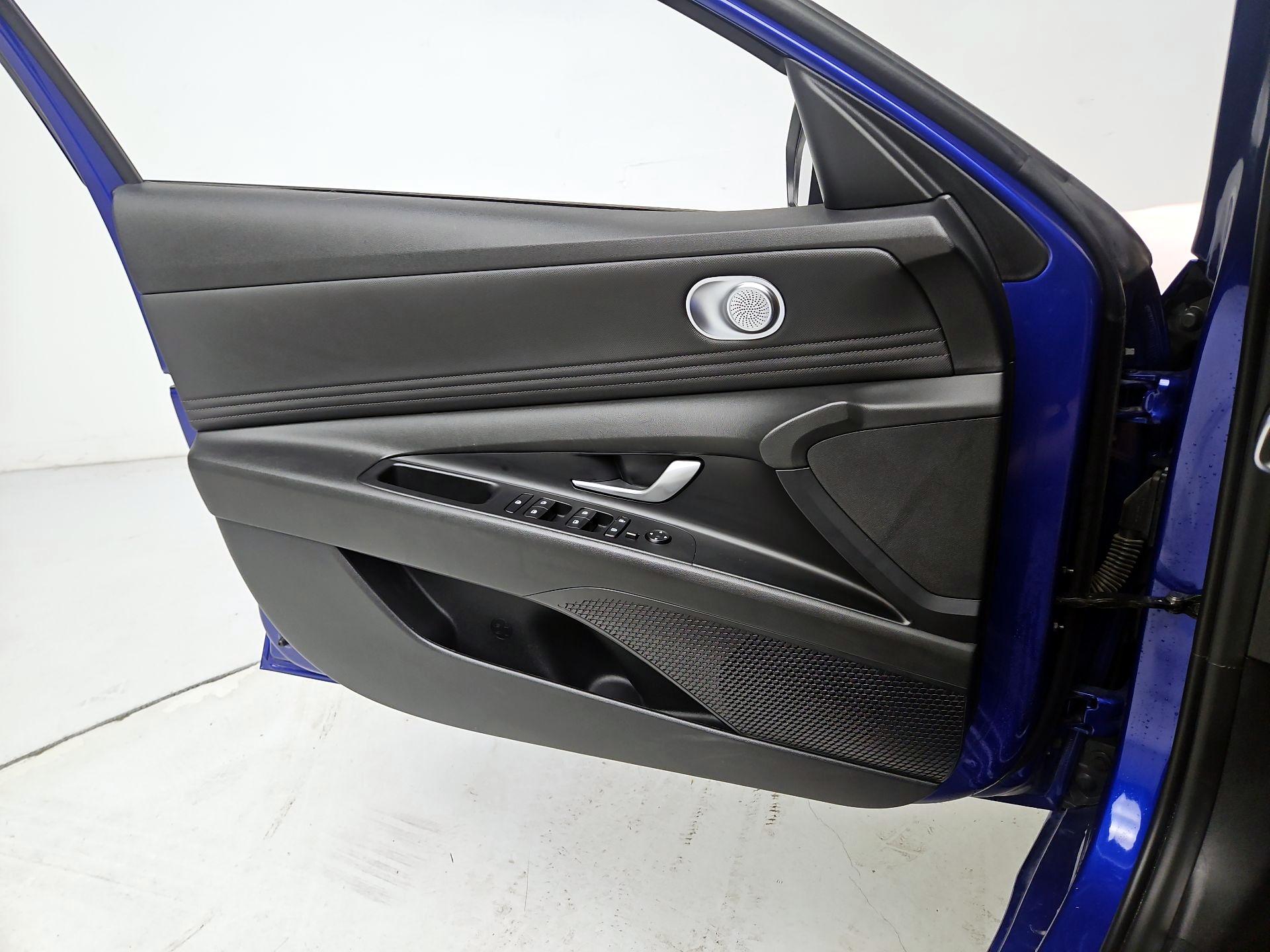 Thumbnail: 2023 Hyundai Elantra - 12