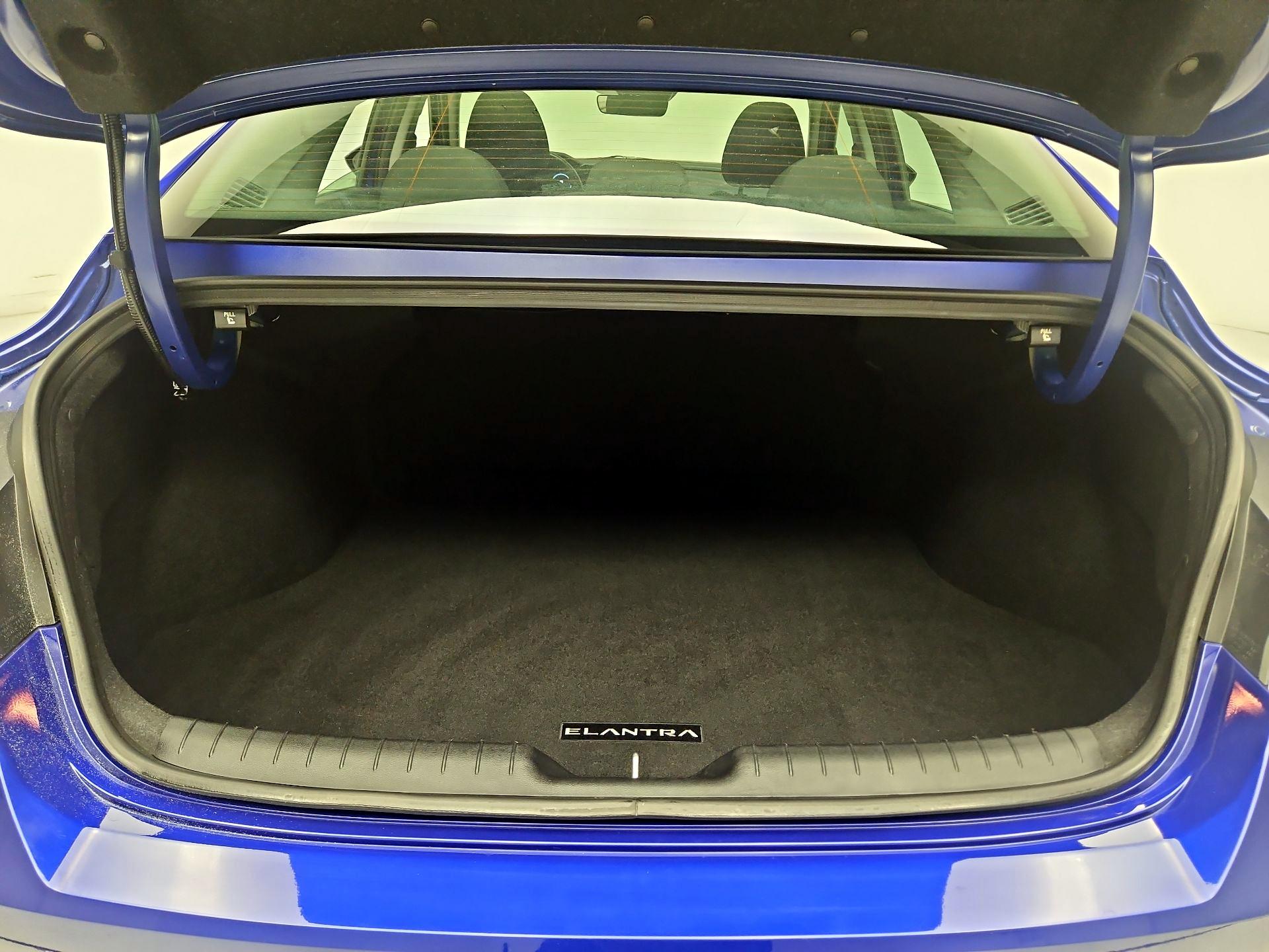 Thumbnail: 2023 Hyundai Elantra - 20