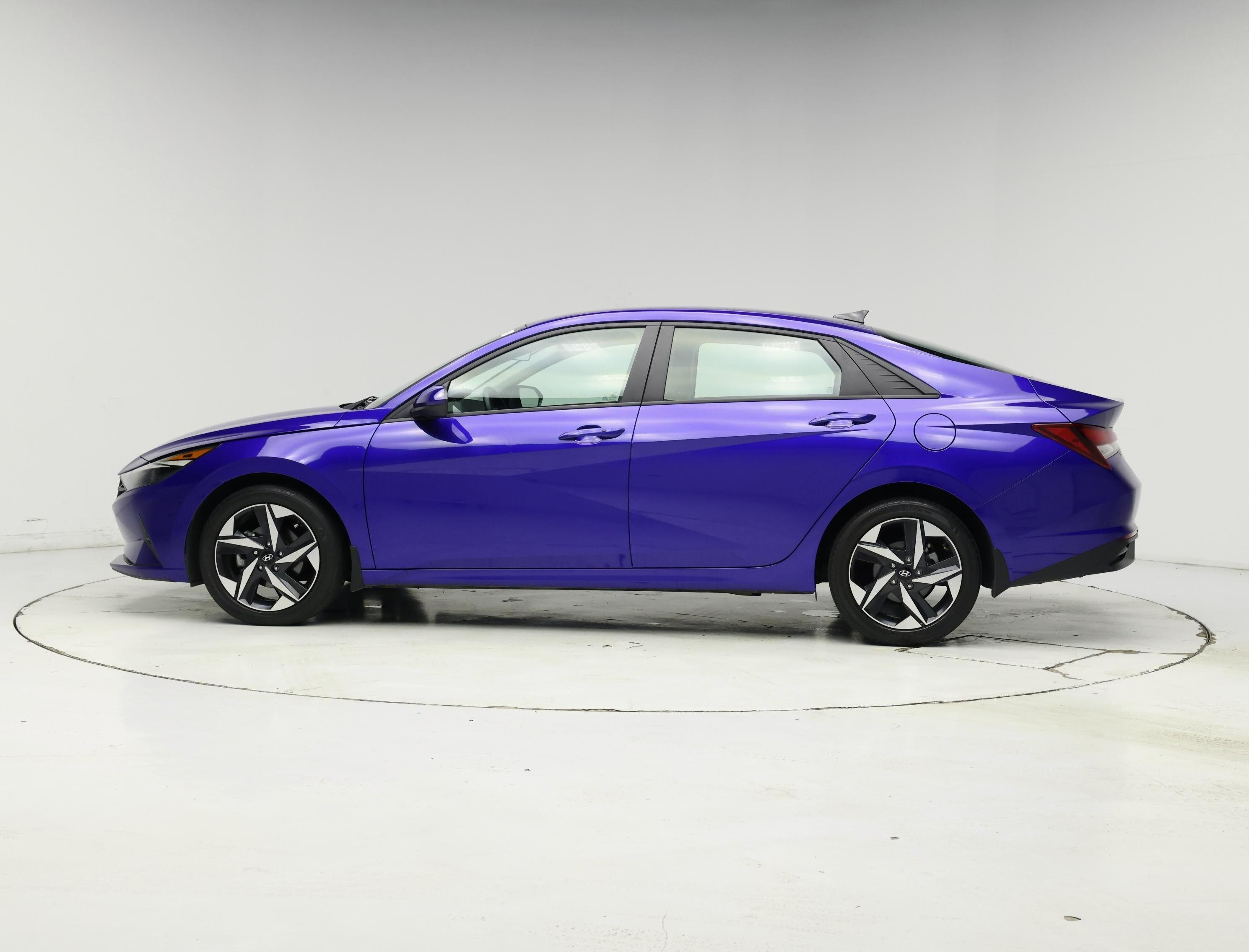 Thumbnail: 2023 Hyundai Elantra - 3