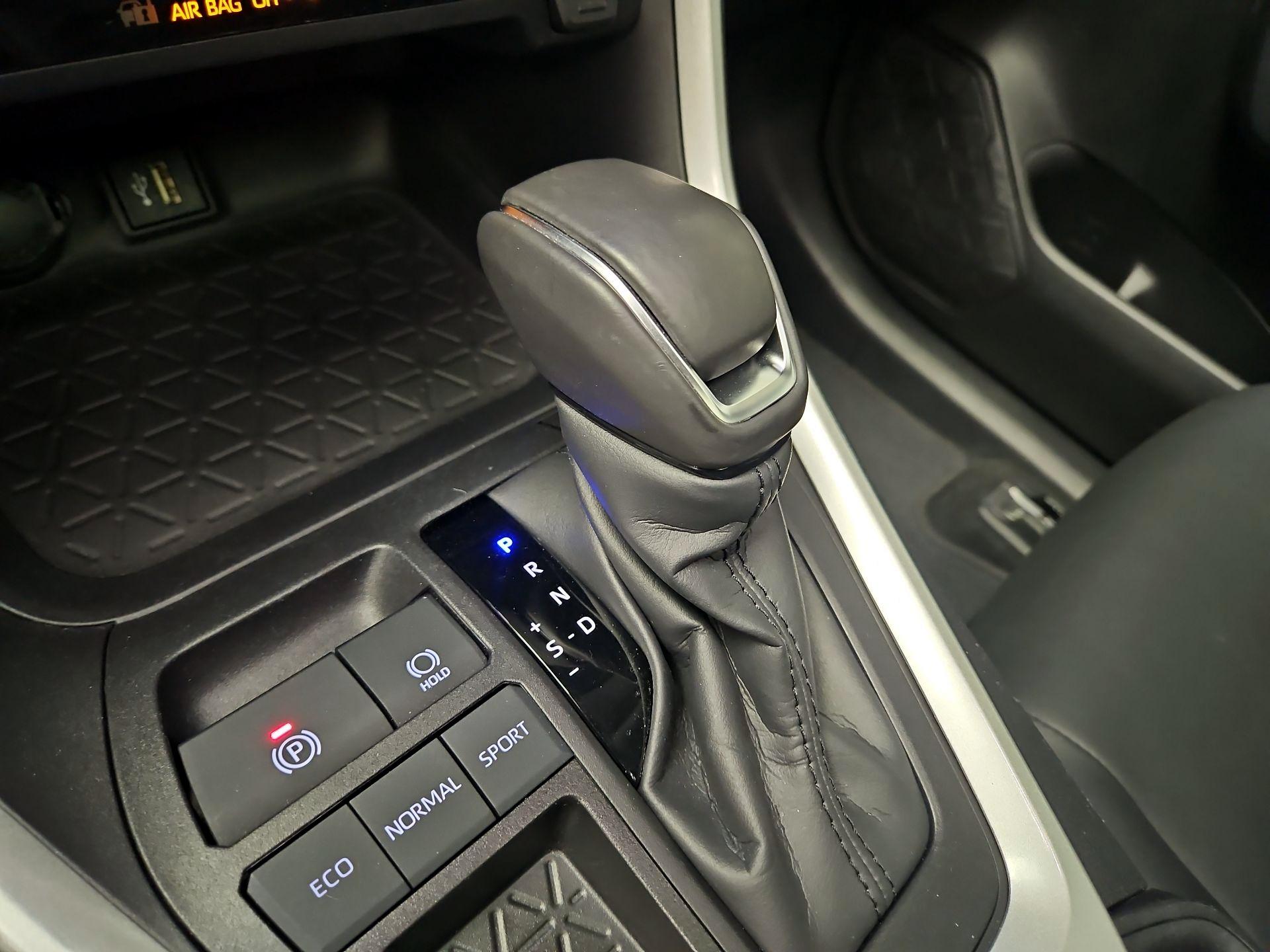 Thumbnail: 2024 Toyota RAV4 - 17