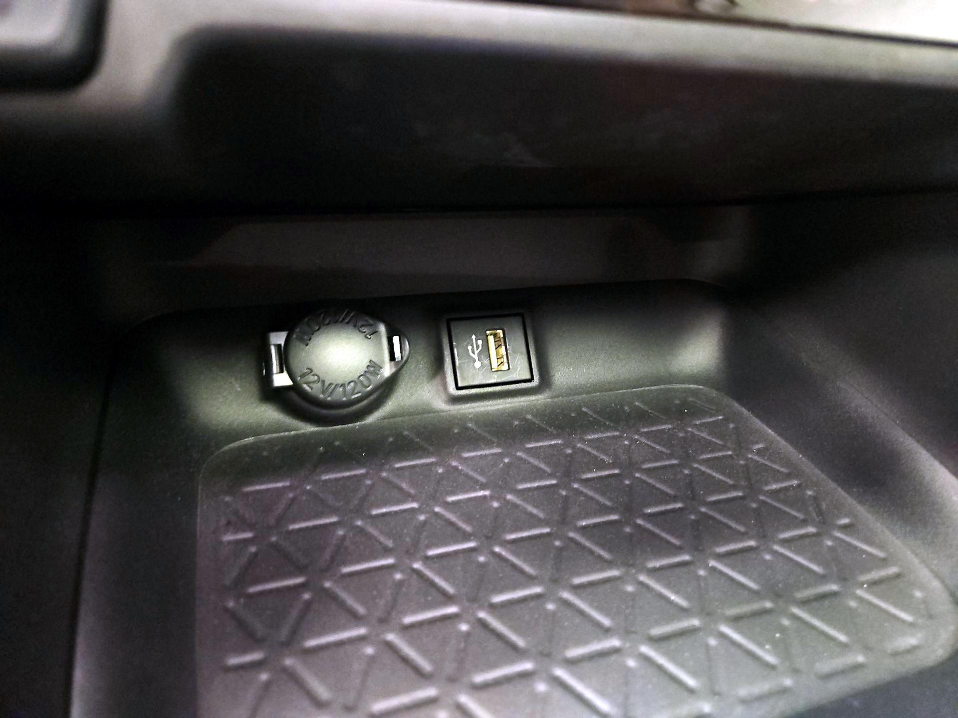 Thumbnail: 2024 Toyota RAV4 - 18