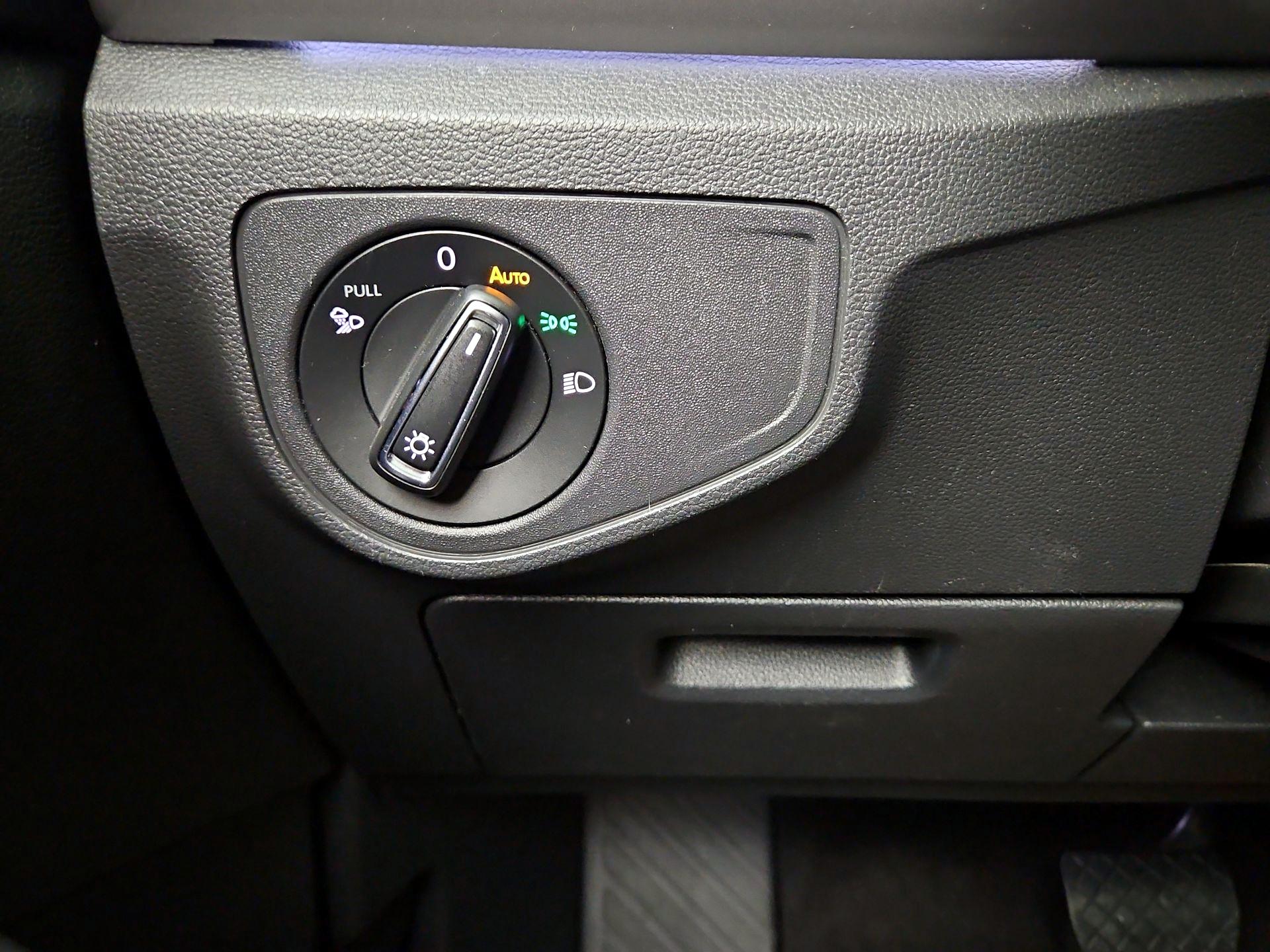 Thumbnail: 2021 Volkswagen Atlas - 13