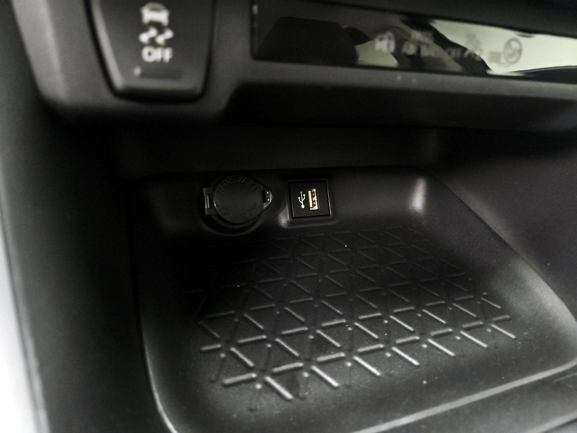 Thumbnail: 2024 Toyota RAV4 - 18