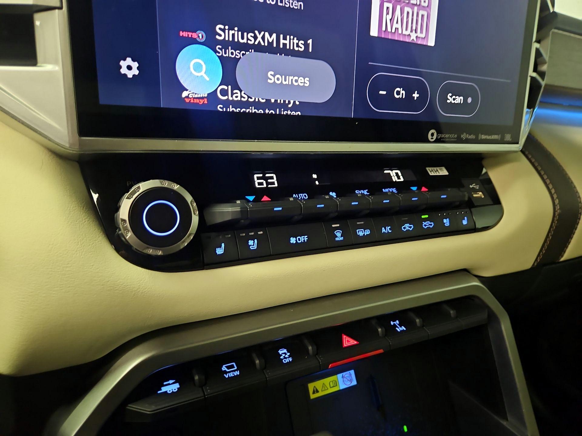 Thumbnail: 2023 Toyota Tundra - 16