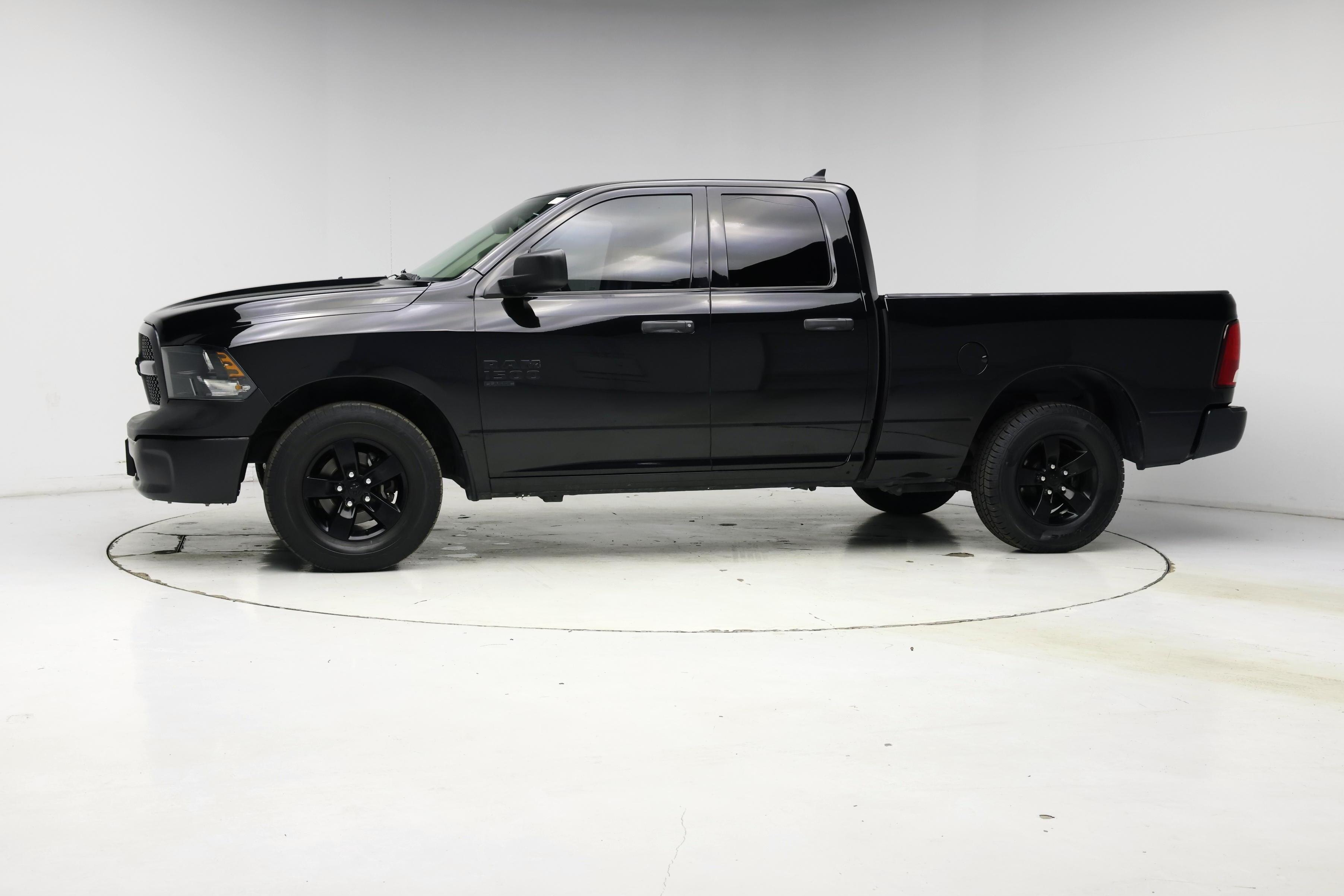Thumbnail: 2022 RAM 1500 Classic - 3