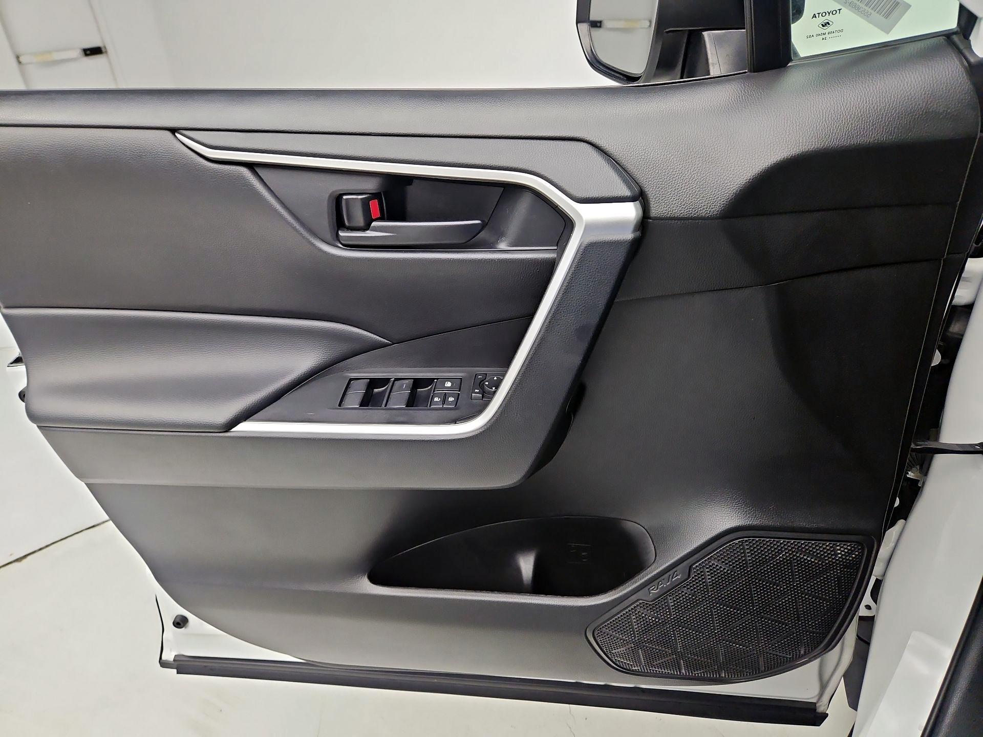 Thumbnail: 2024 Toyota RAV4 - 12