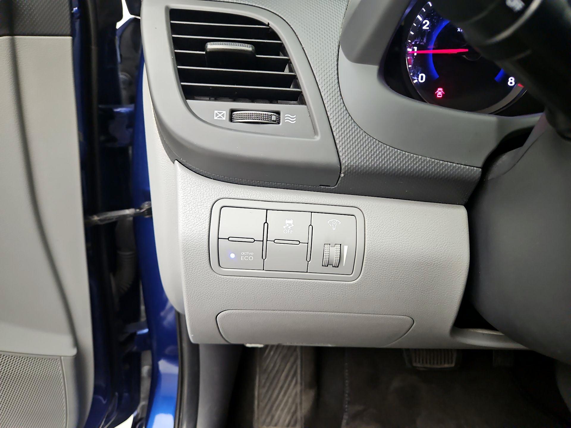 Thumbnail: 2016 Hyundai Accent - 13