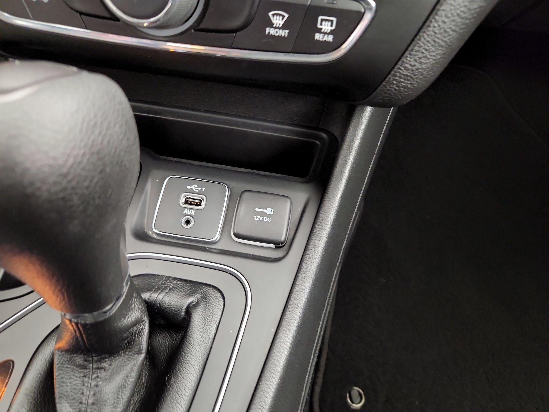 Thumbnail: 2021 Jeep Cherokee - 18