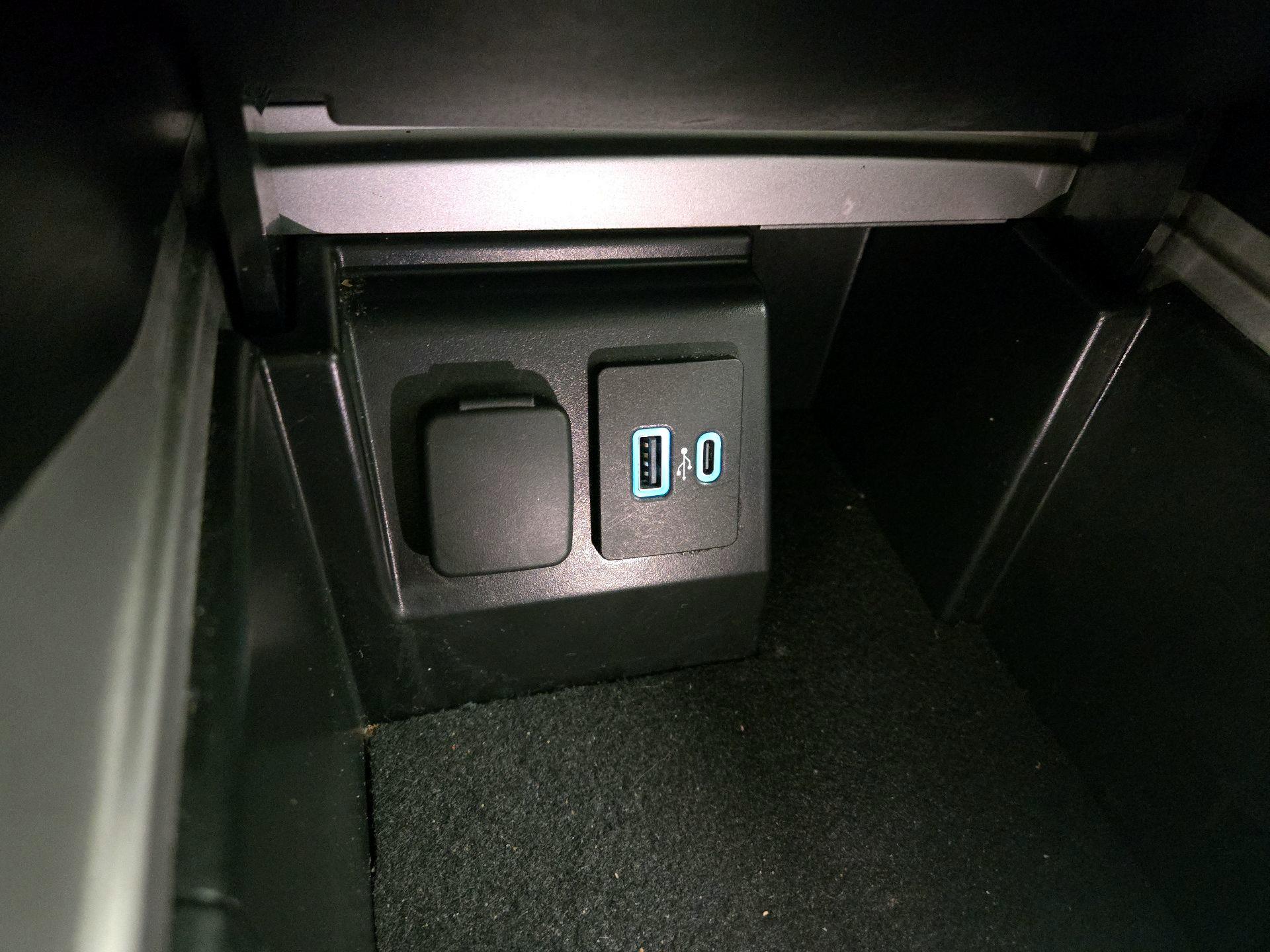 Thumbnail: 2023 Ford Explorer - 18