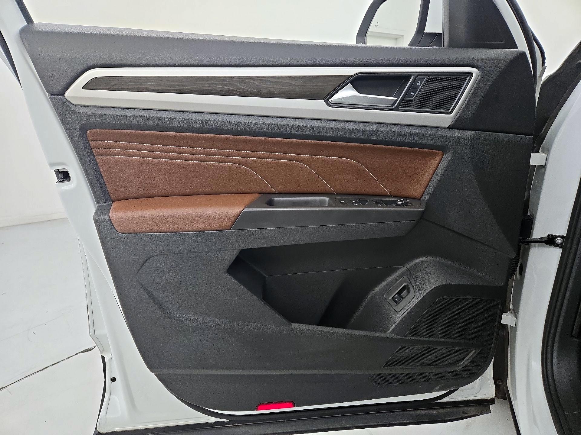 Thumbnail: 2023 Volkswagen Atlas - 12