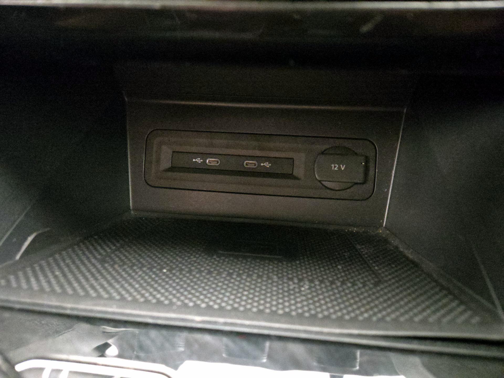 Thumbnail: 2023 Volkswagen Atlas - 18