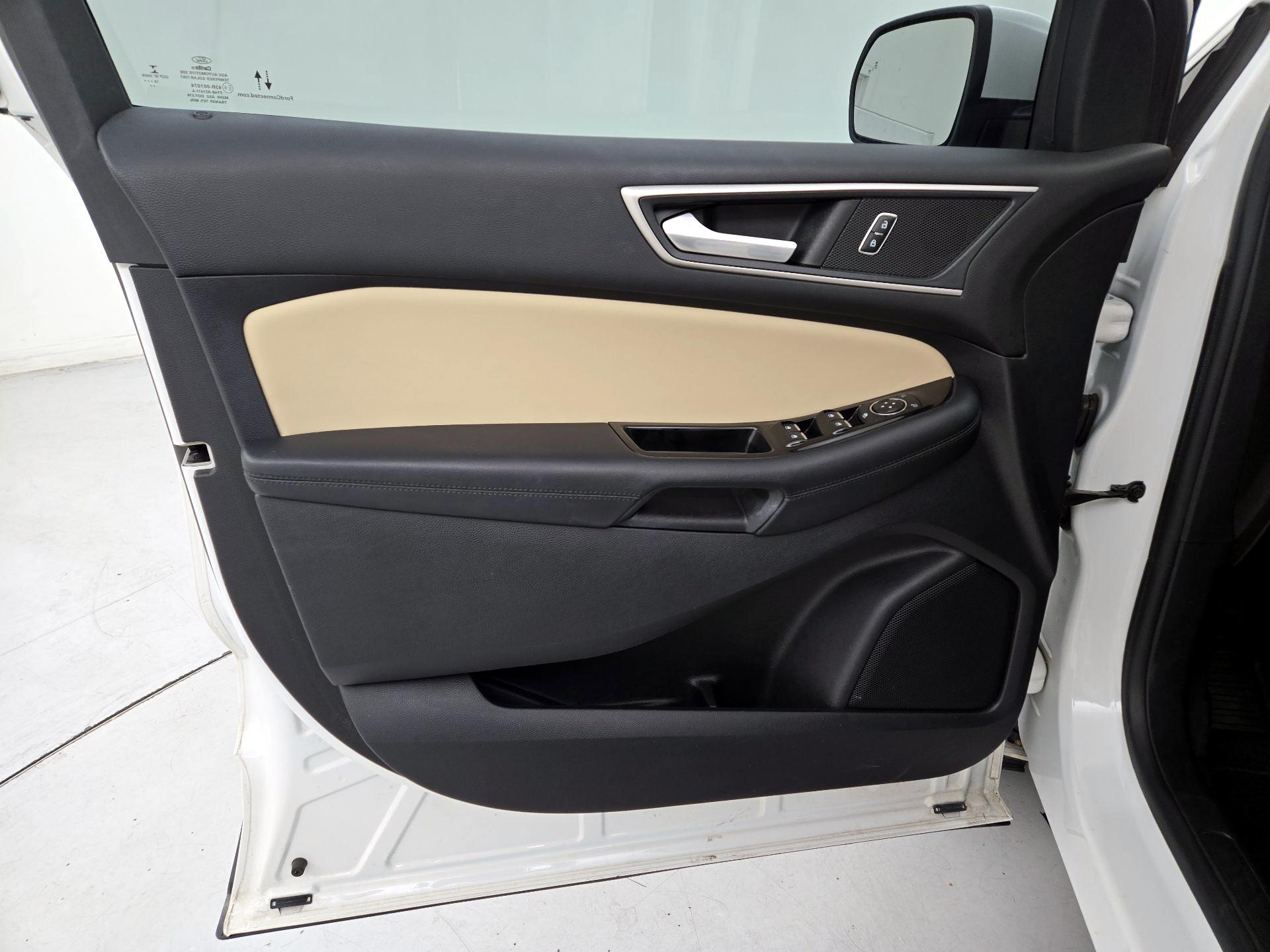 Thumbnail: 2020 Ford Edge - 12