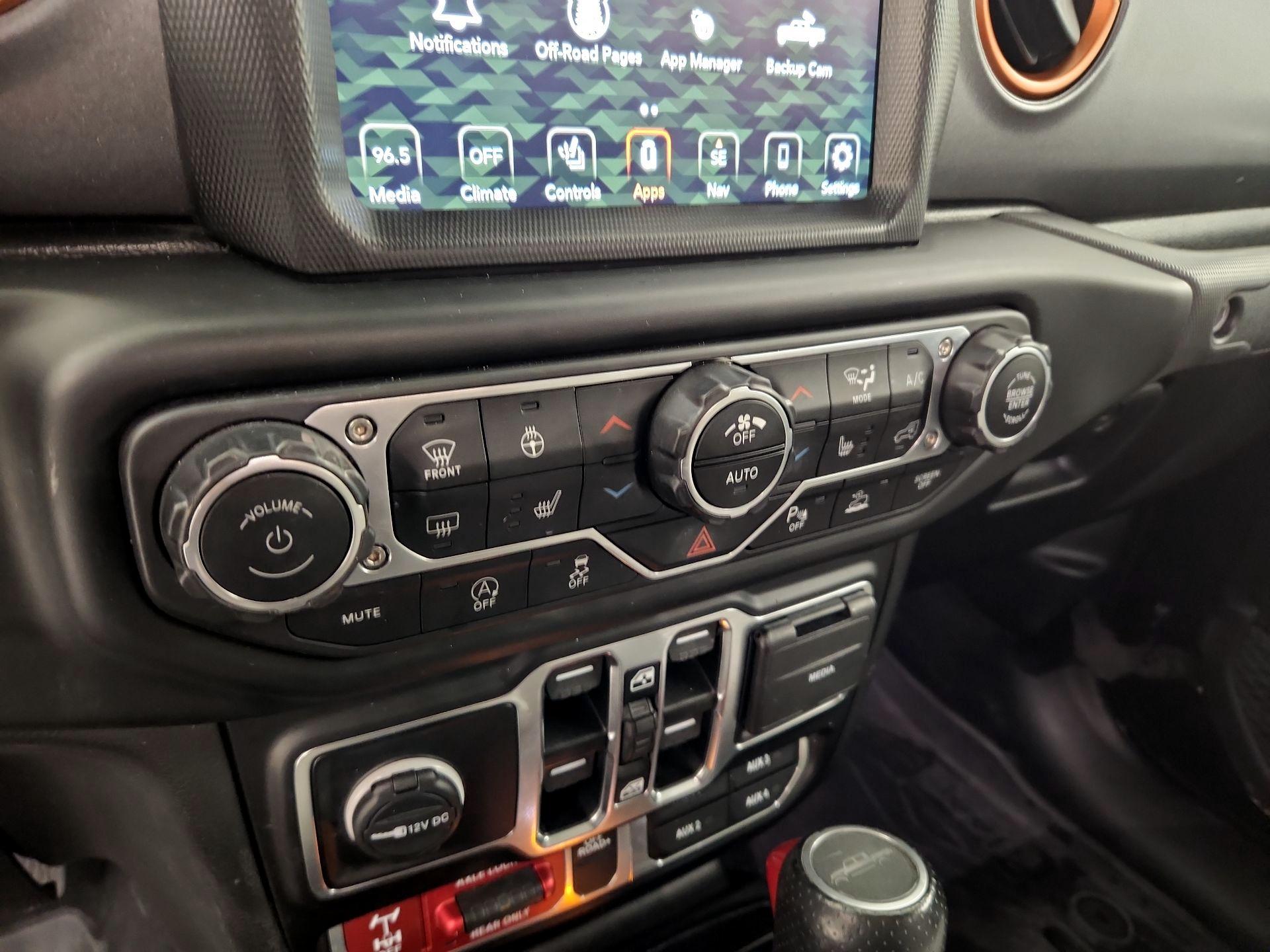 Thumbnail: 2023 Jeep Gladiator - 17