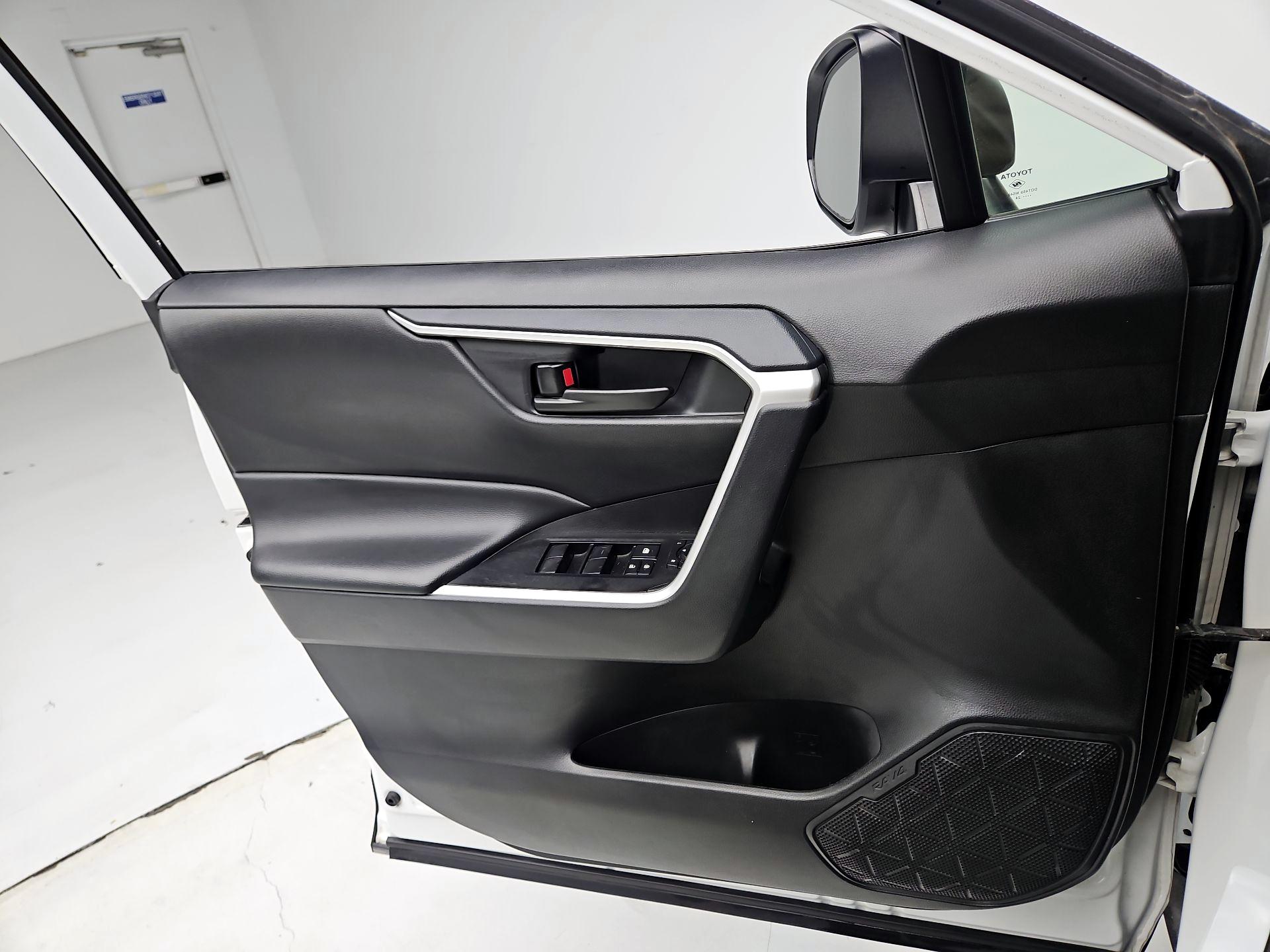 Thumbnail: 2024 Toyota RAV4 - 12