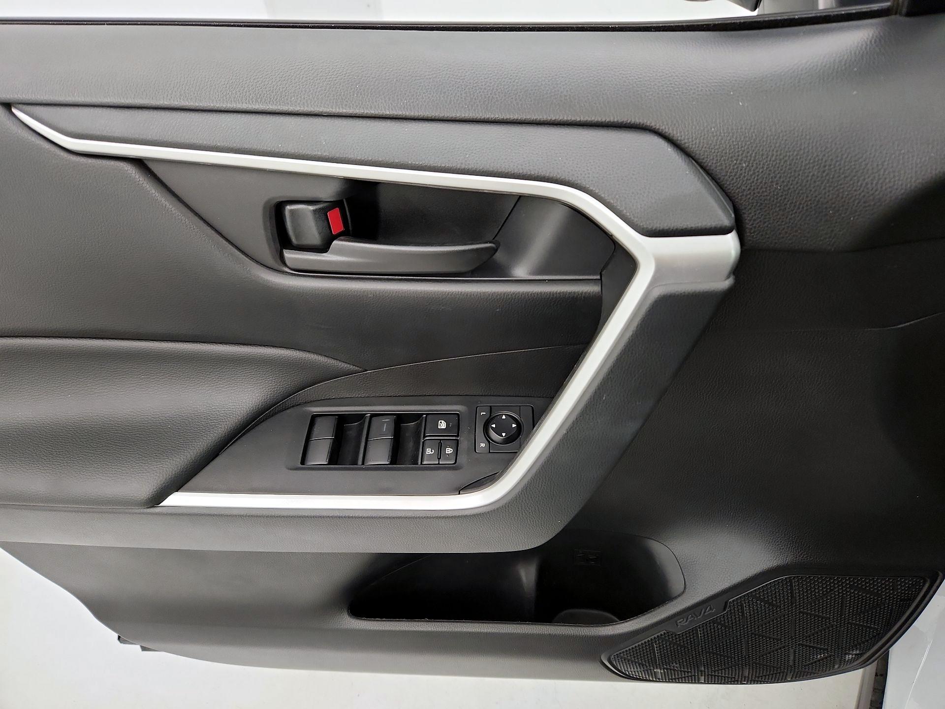 Thumbnail: 2024 Toyota RAV4 - 12