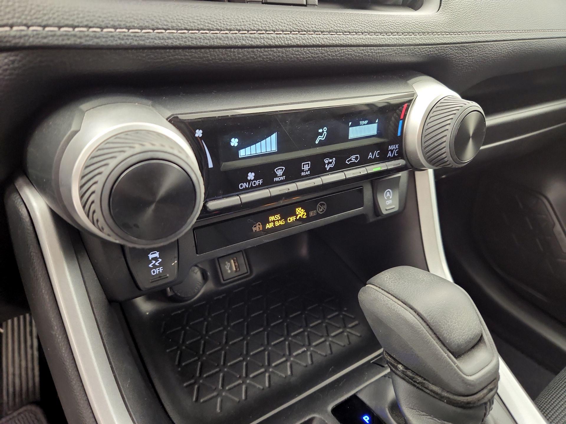 Thumbnail: 2024 Toyota RAV4 - 16