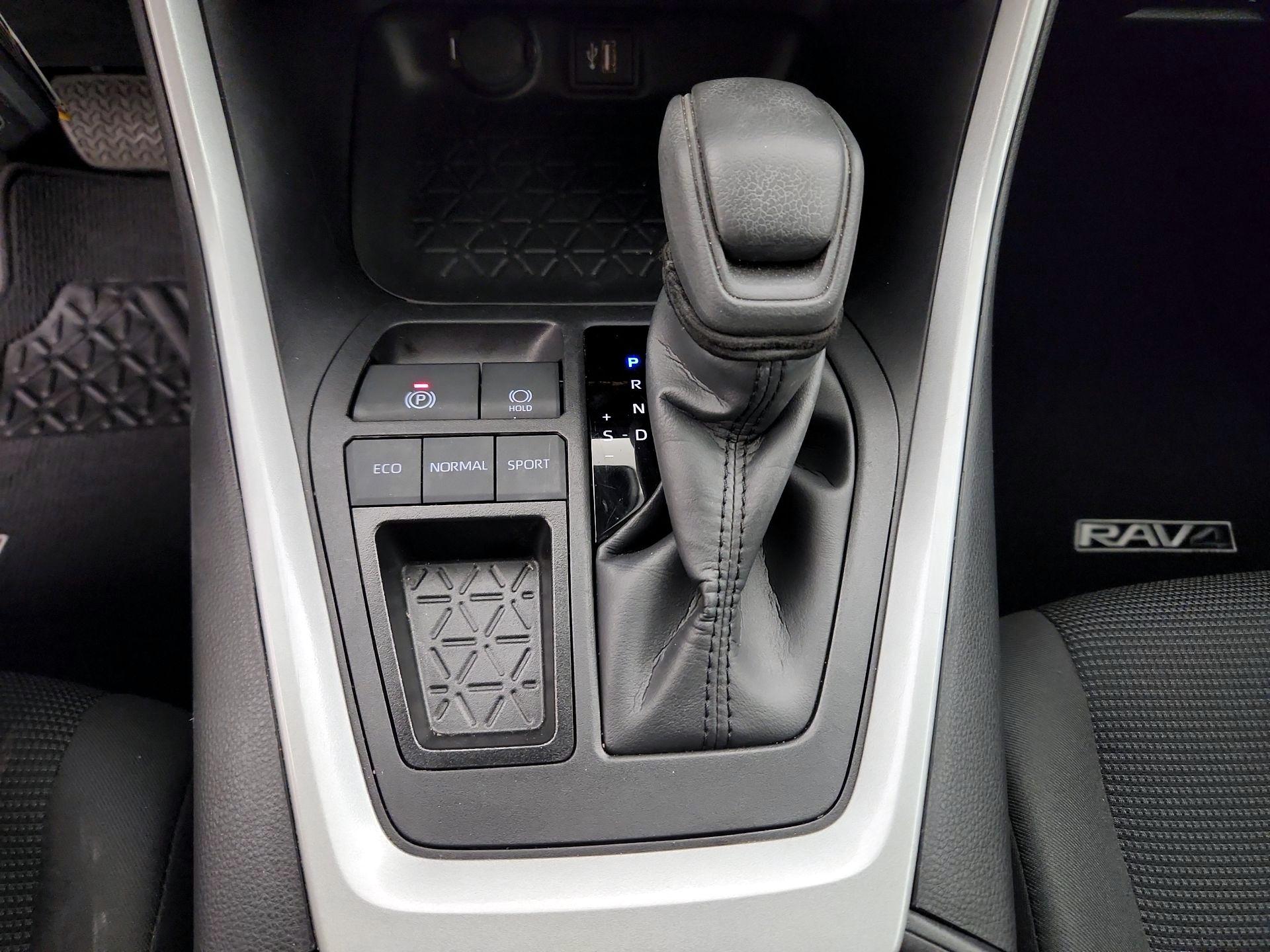 Thumbnail: 2024 Toyota RAV4 - 17