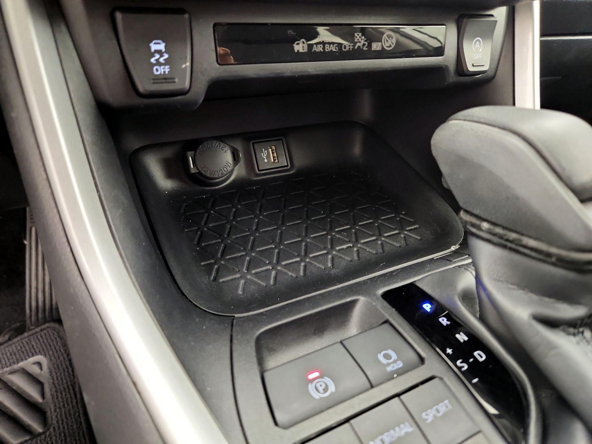 Thumbnail: 2024 Toyota RAV4 - 18