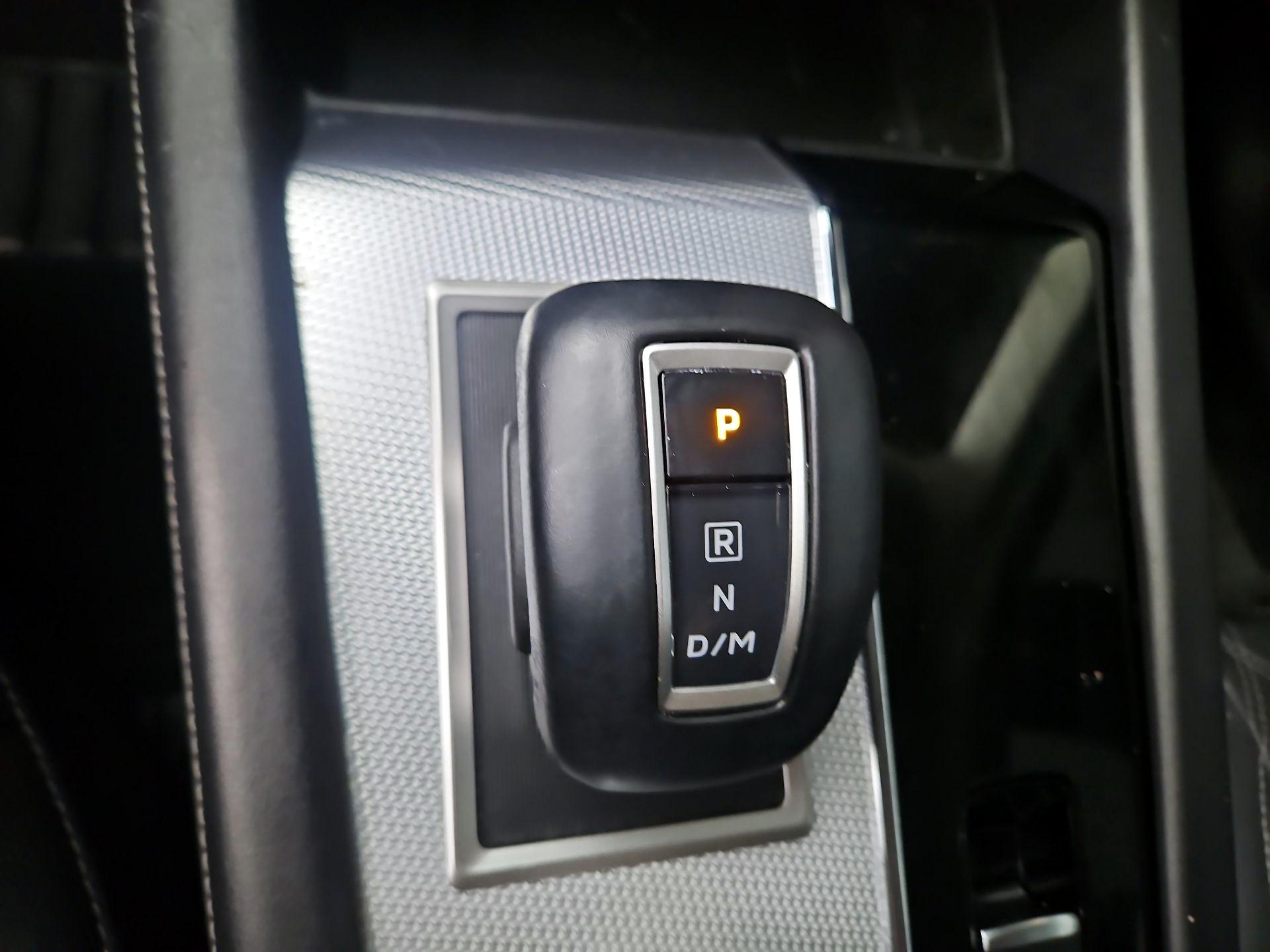 Thumbnail: 2023 Mitsubishi Outlander - 18