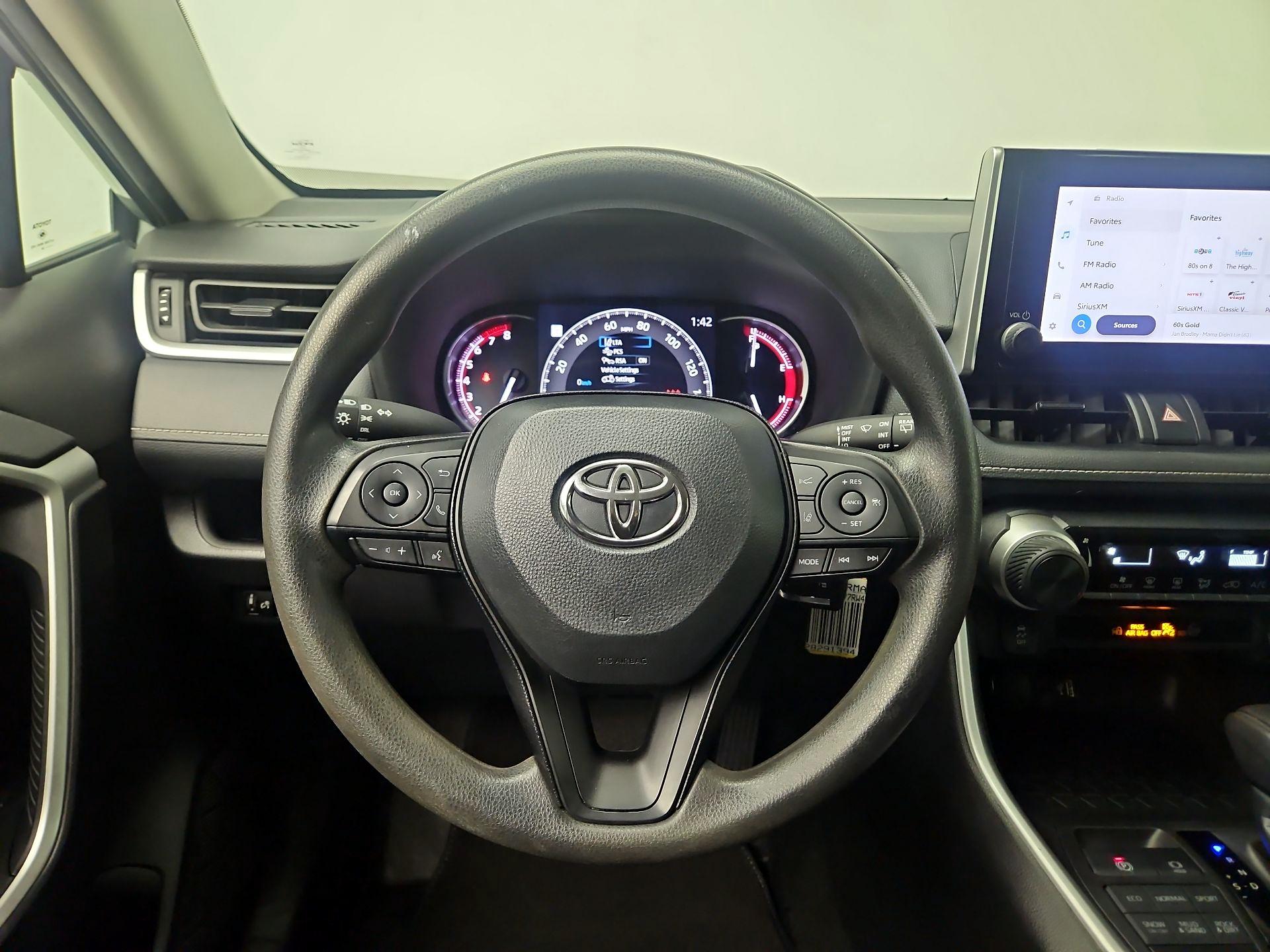 Thumbnail: 2024 Toyota RAV4 - 10