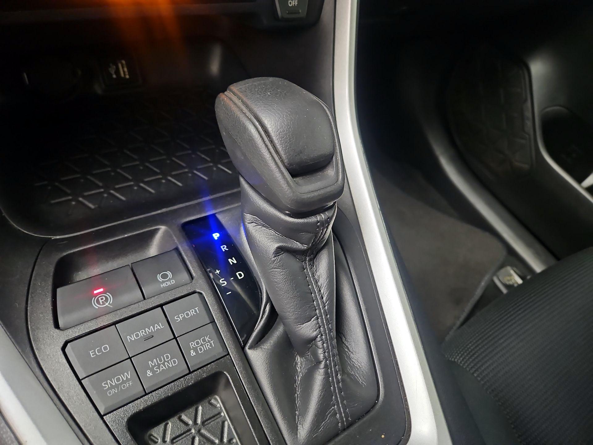 Thumbnail: 2024 Toyota RAV4 - 17