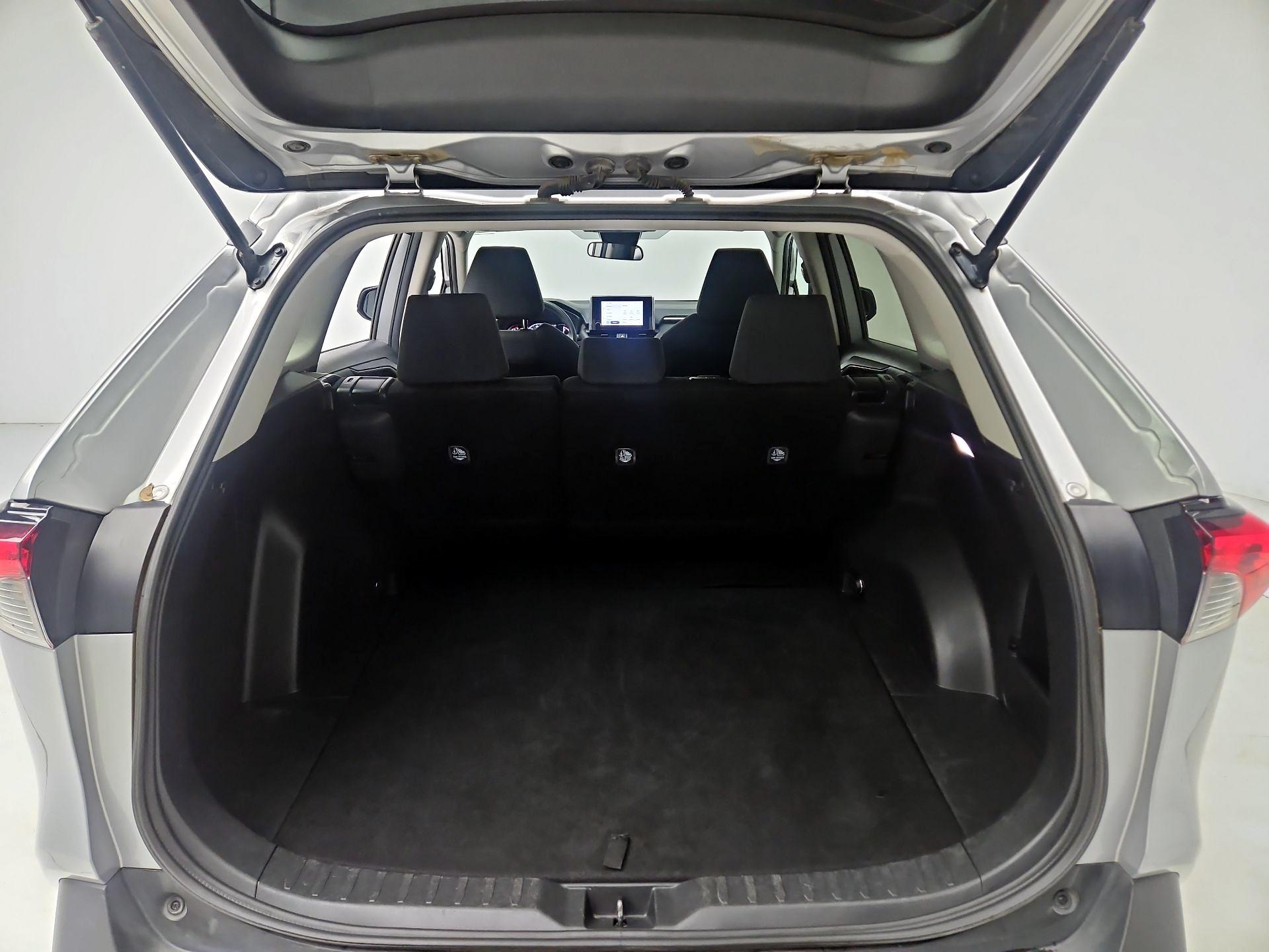 Thumbnail: 2024 Toyota RAV4 - 20