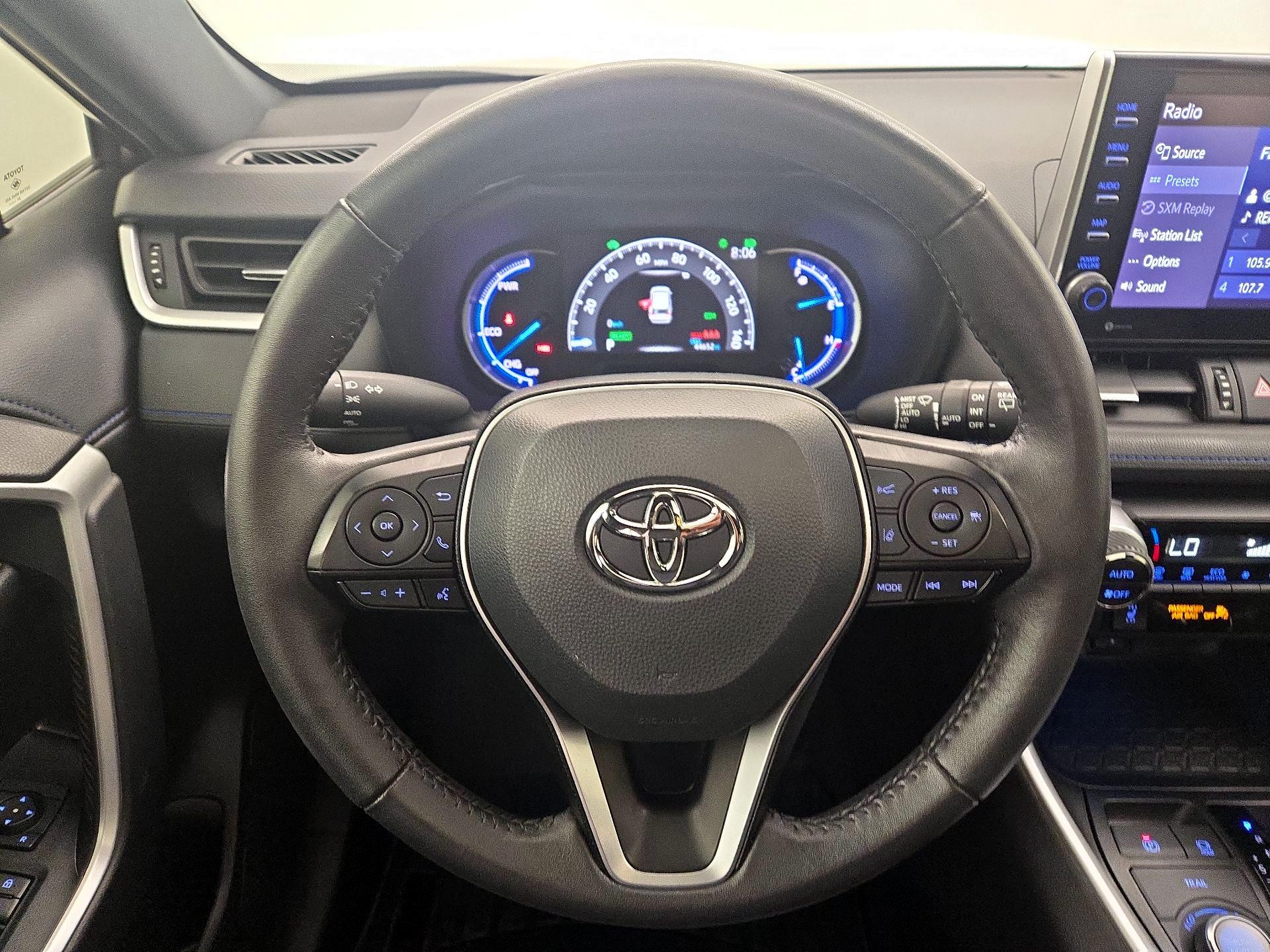 Thumbnail: 2022 Toyota RAV4 - 10