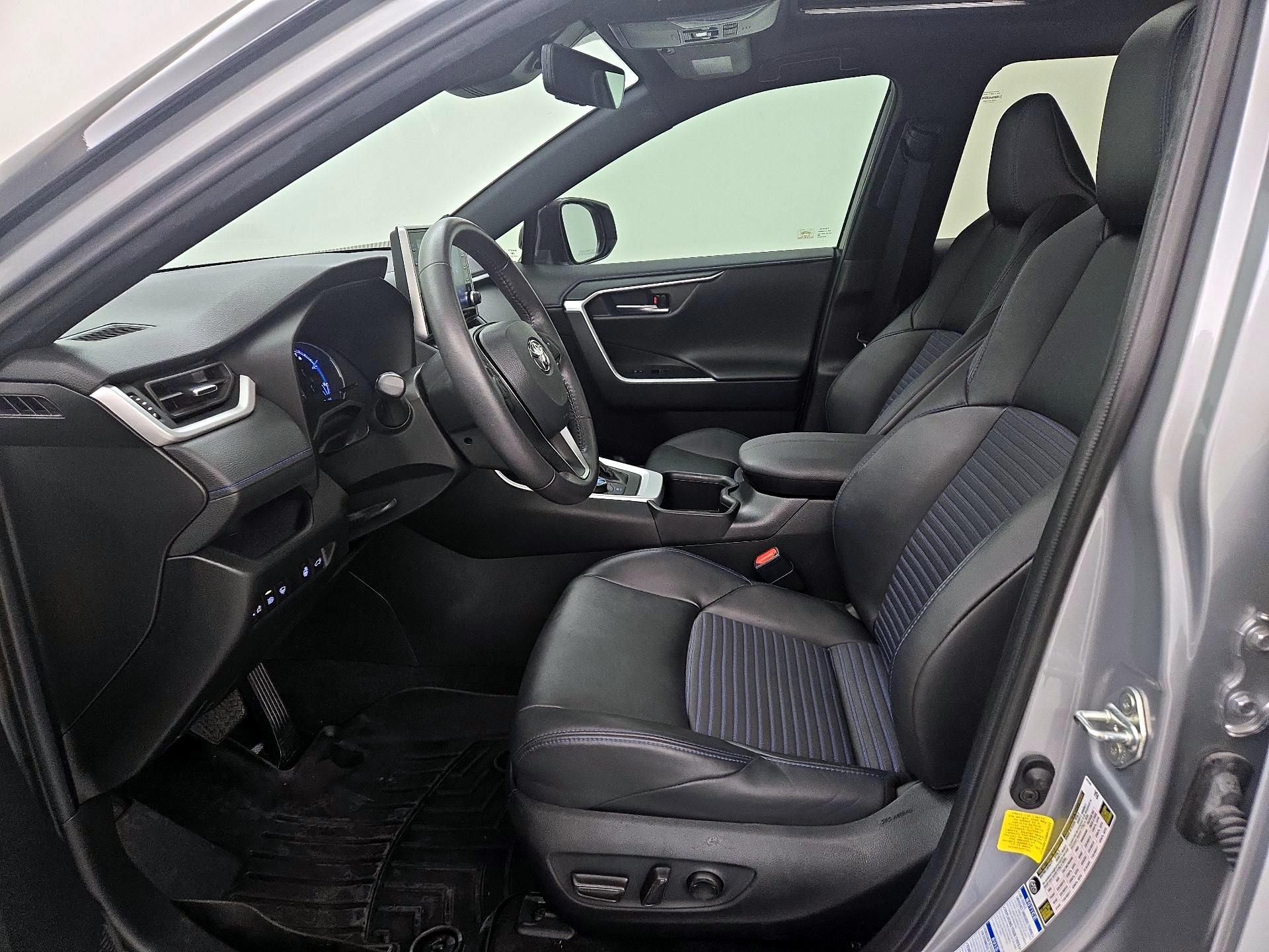 Thumbnail: 2022 Toyota RAV4 - 11