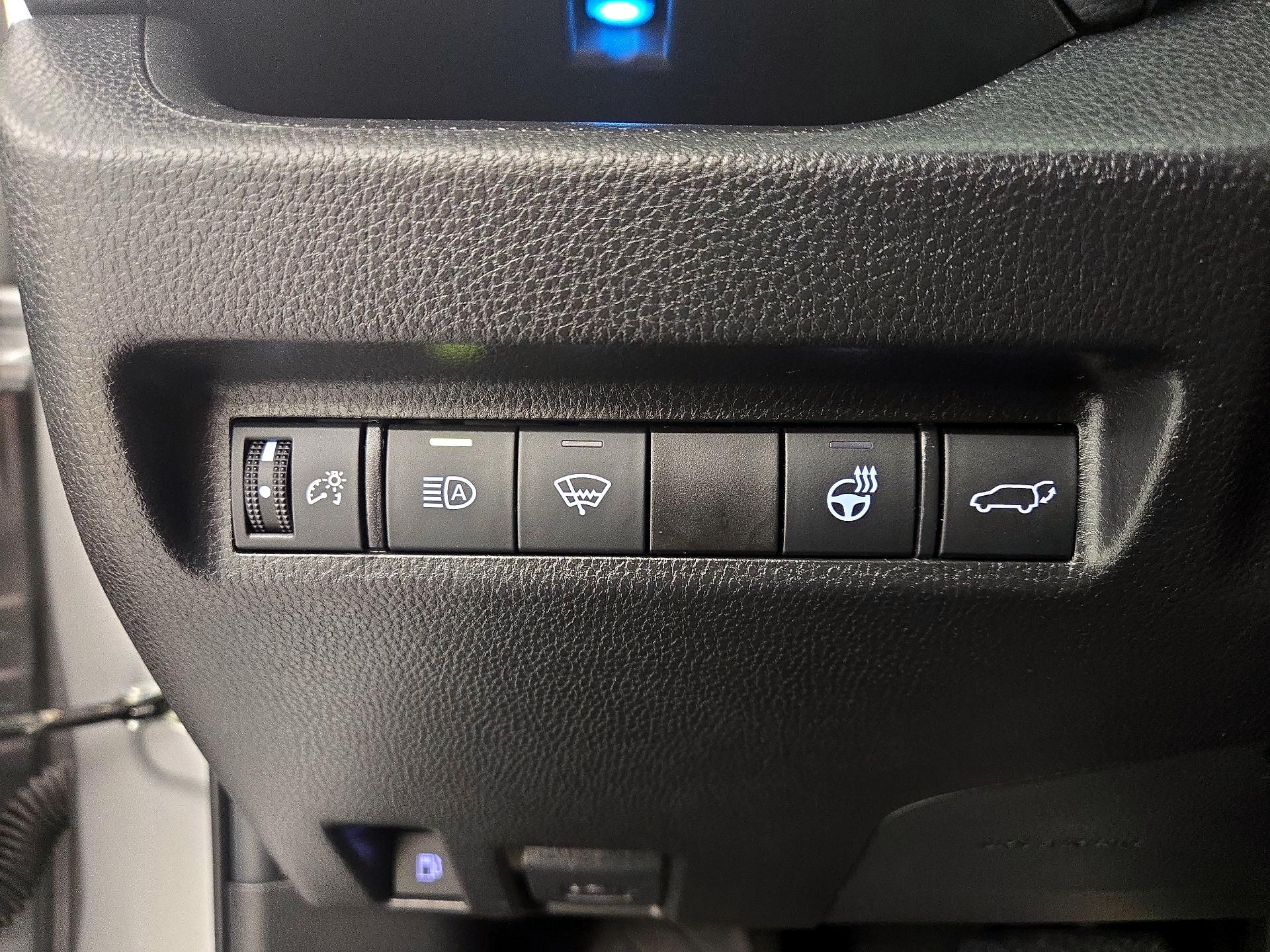 Thumbnail: 2022 Toyota RAV4 - 13