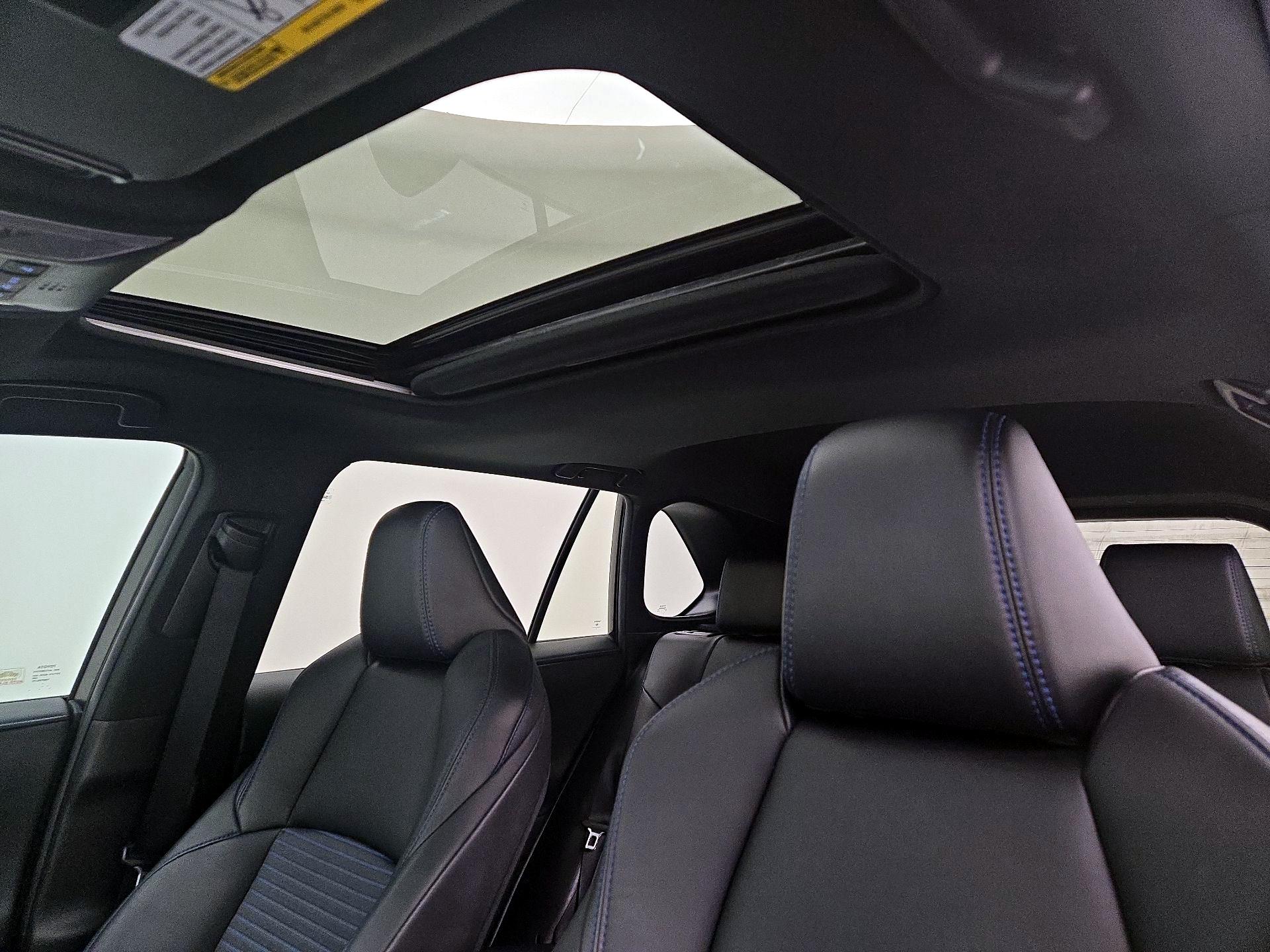 Thumbnail: 2022 Toyota RAV4 - 19